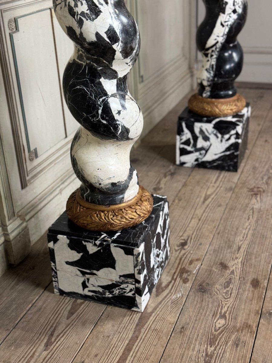 Pair Of Twisted Columns In Large Antique Marble, 19th Century For Sale 3