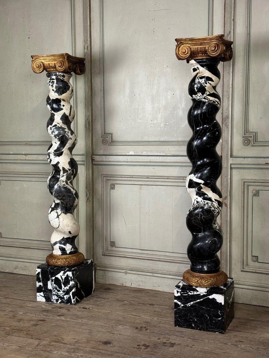 Pair Of Twisted Columns In Large Antique Marble, 19th Century For Sale 4