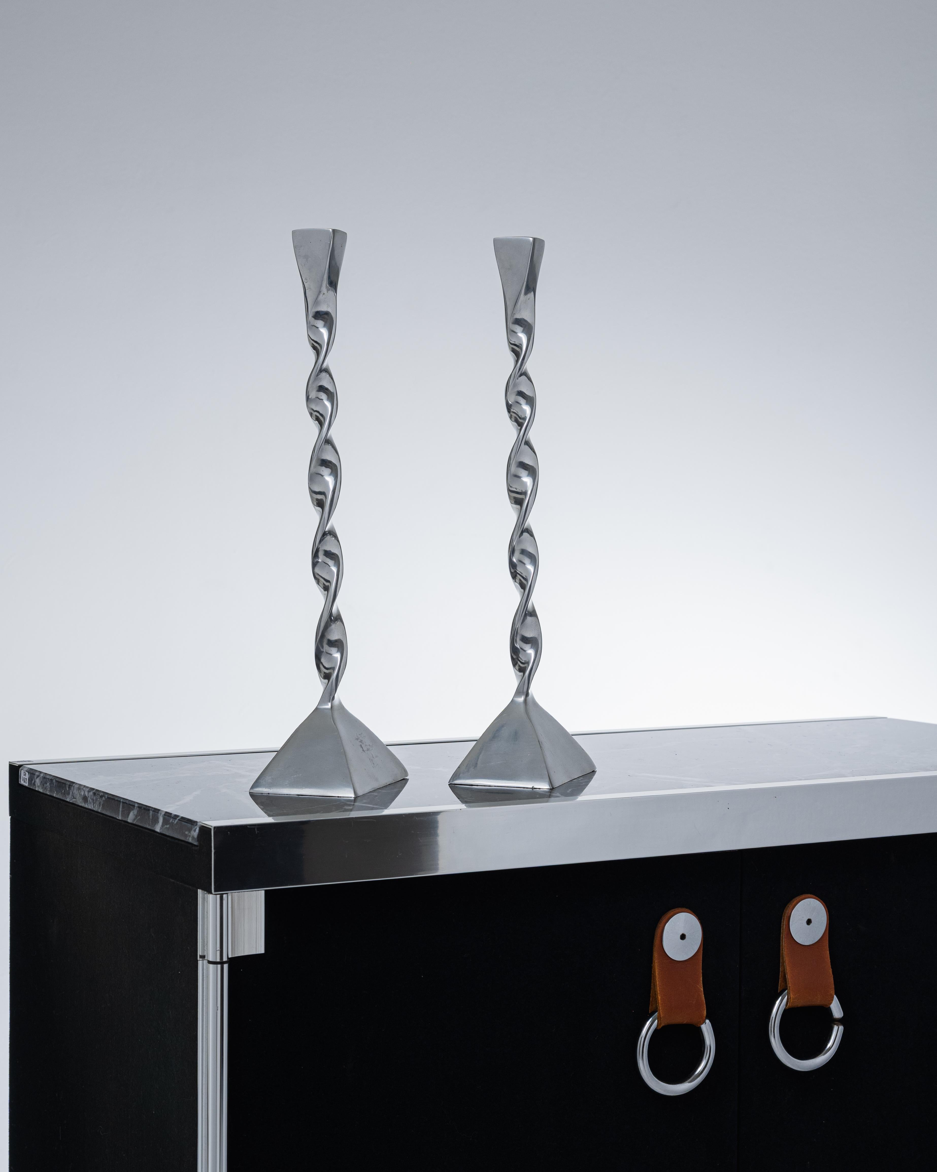 Pair of Twisted Metal Candleholders, 1980s In condizioni buone in vendita a PARIS, FR