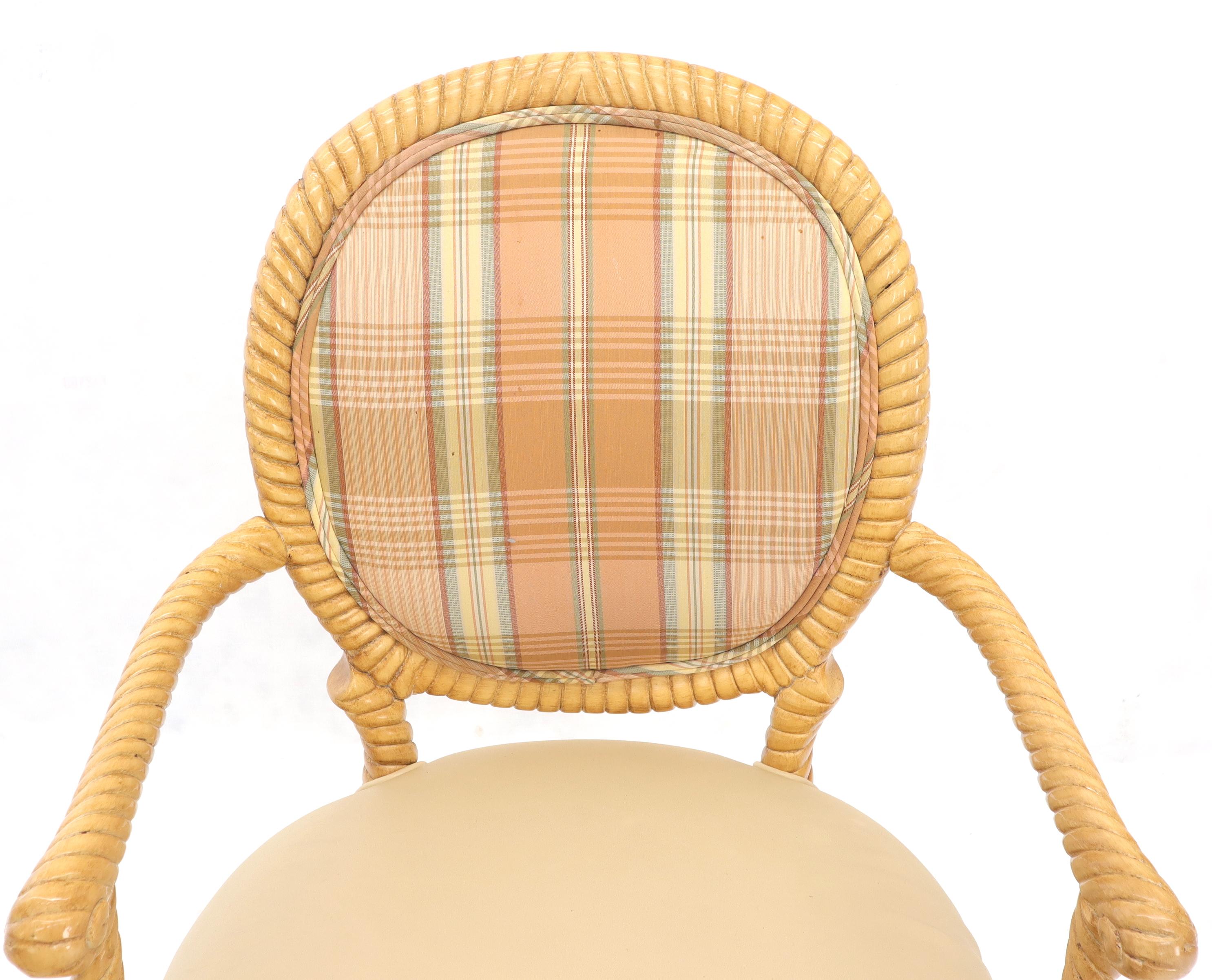 Dekorative Stühle aus geschnitztem Holz mit gedrehten Seilen im Angebot 3