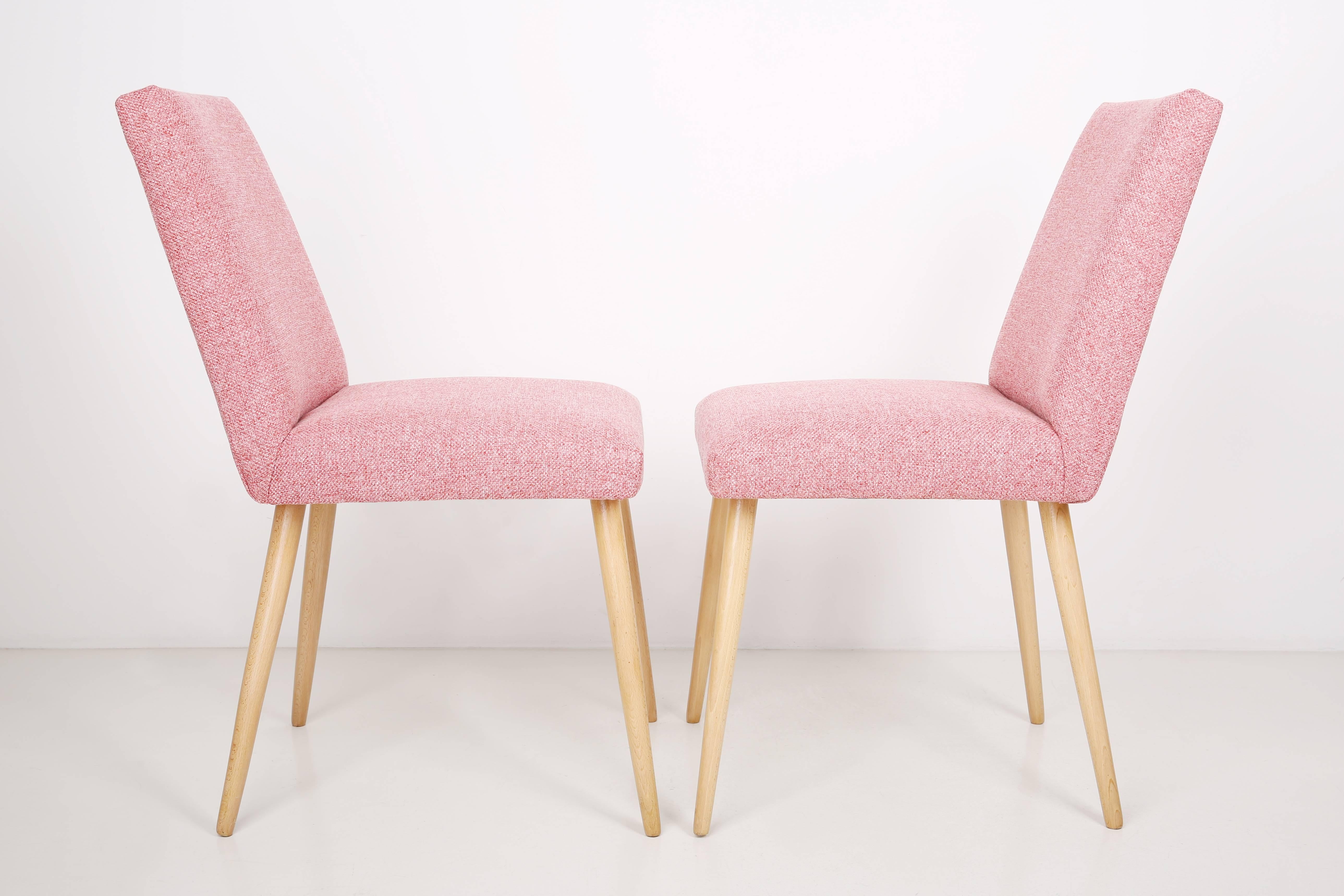 Polonais Paire de deux chaises rose pâle du 20ème siècle, années 1960, Pologne en vente