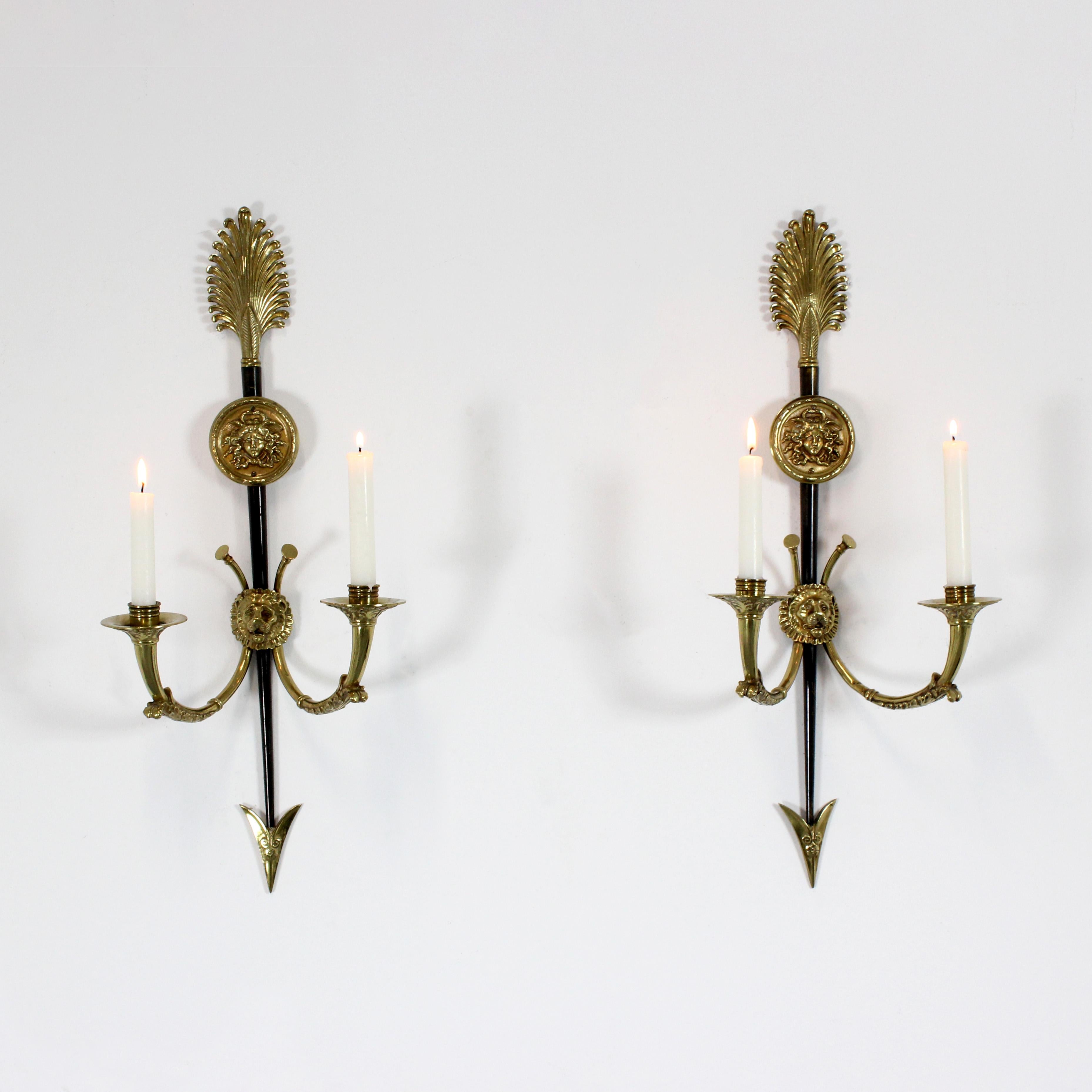 Pair of two-armed gilt and blued bronze candelabras. Medallion detail with Medusa and lion mask - Directoire - c. 1860 - France

Dimensions: 62 x 26 x 19 cm (each)
