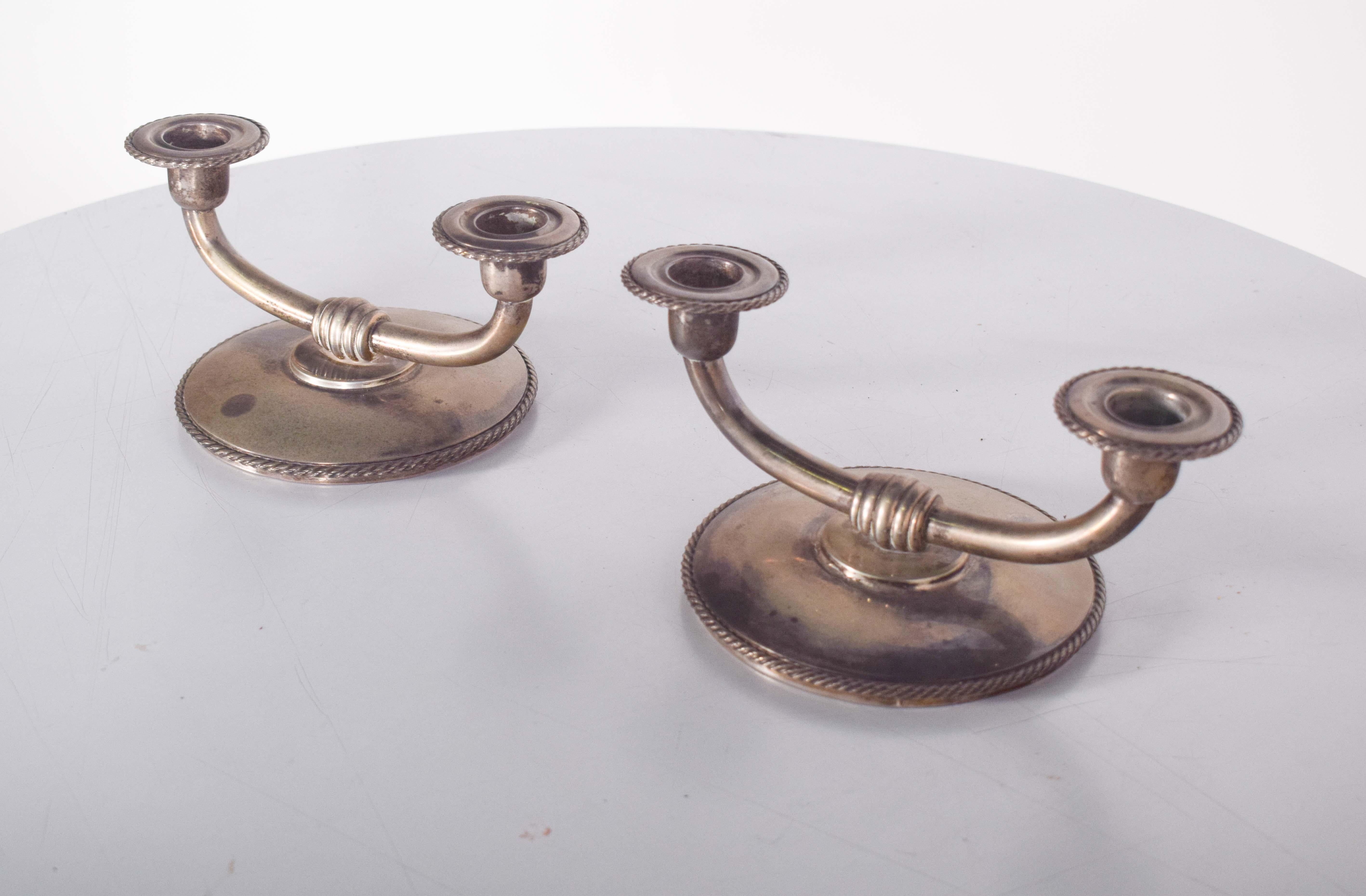 Portoghese Coppia di candelabri a due bracci, in argento portoghese in vendita