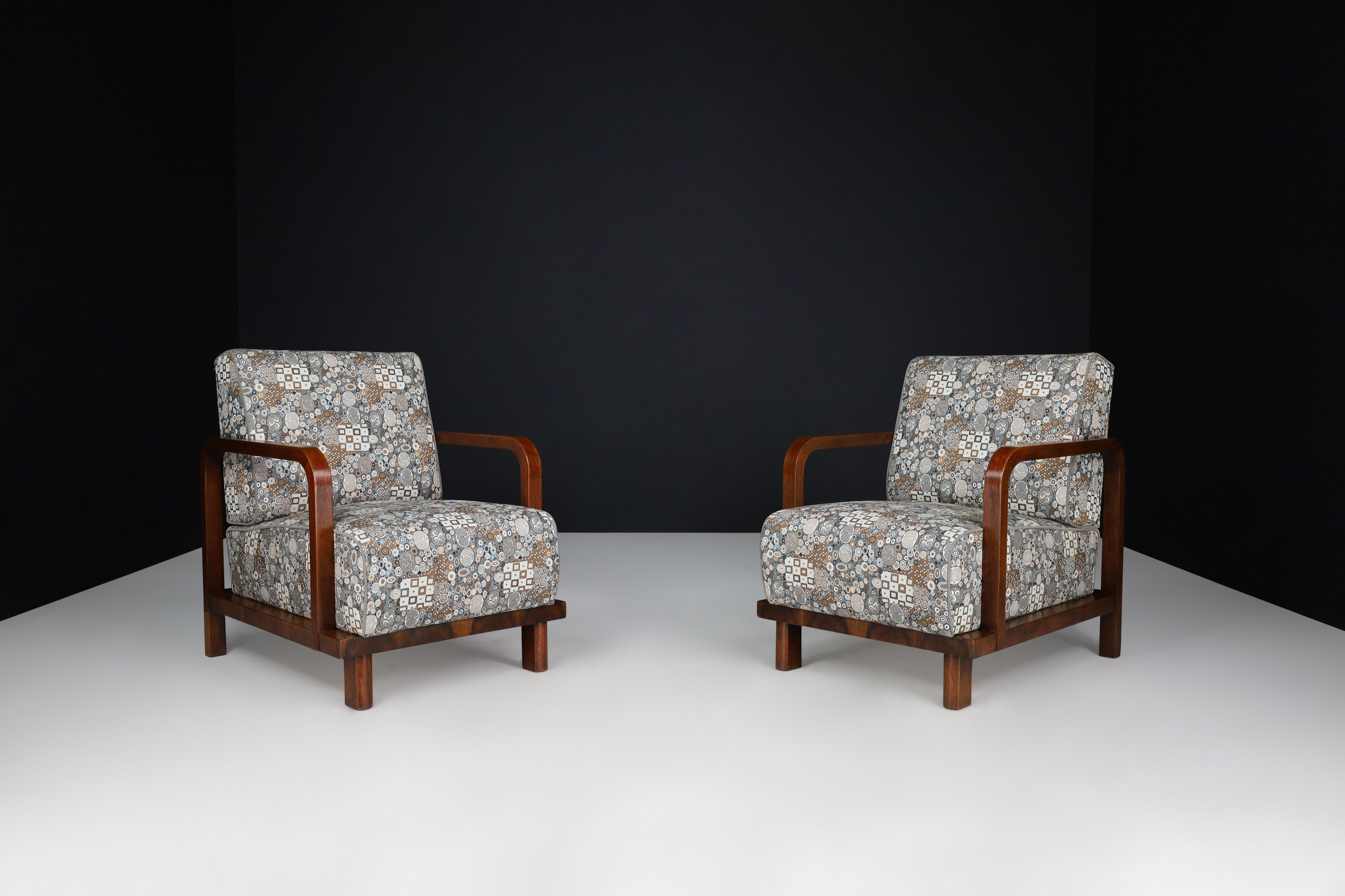 20th Century Pair of Two Art Deco Lounge Chairs Re-upholstered  Art Deco Fabric, France 1930s For Sale