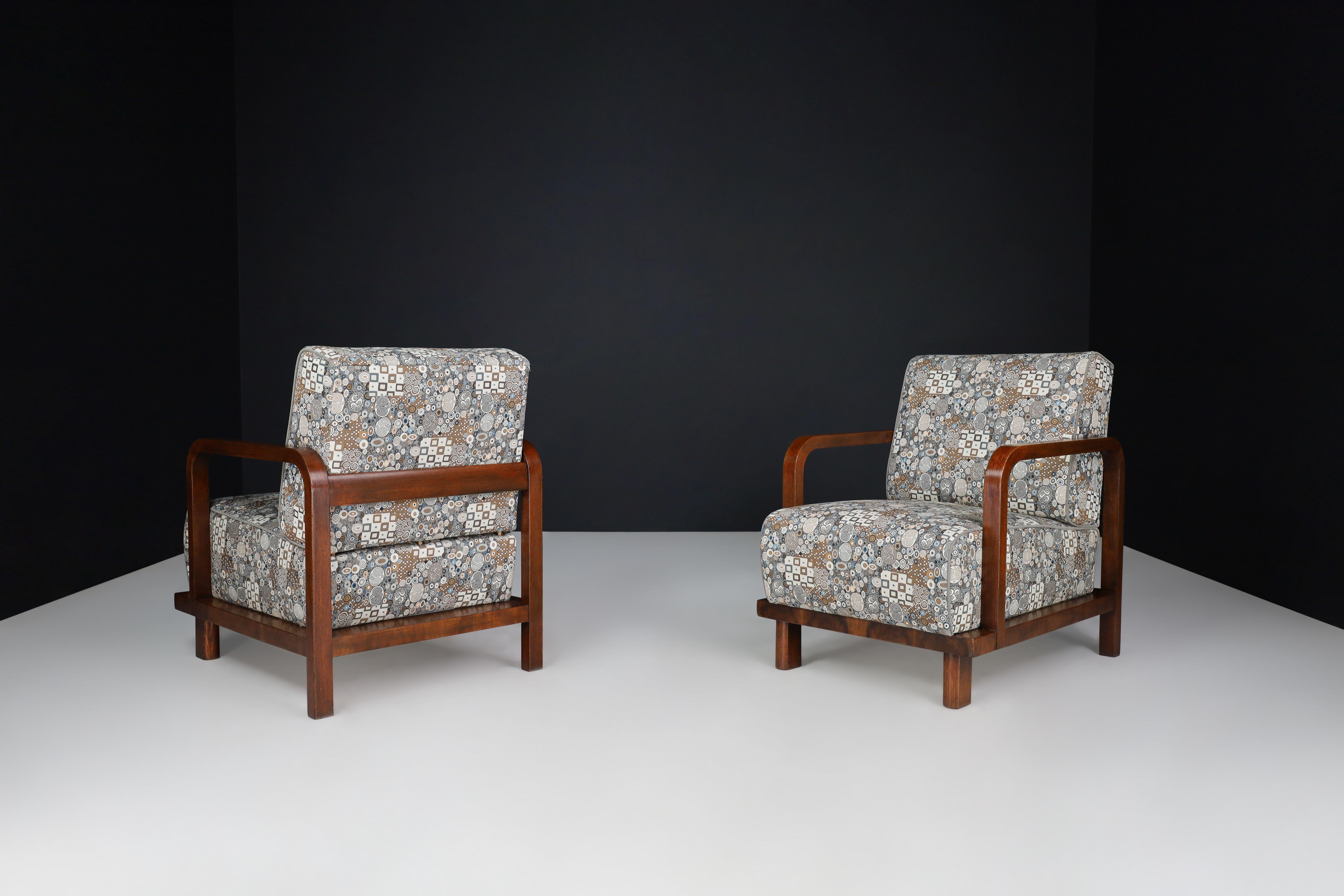 Pair of Two Art Deco Lounge Chairs Re-upholstered  Art Deco Fabric, France 1930s For Sale 2