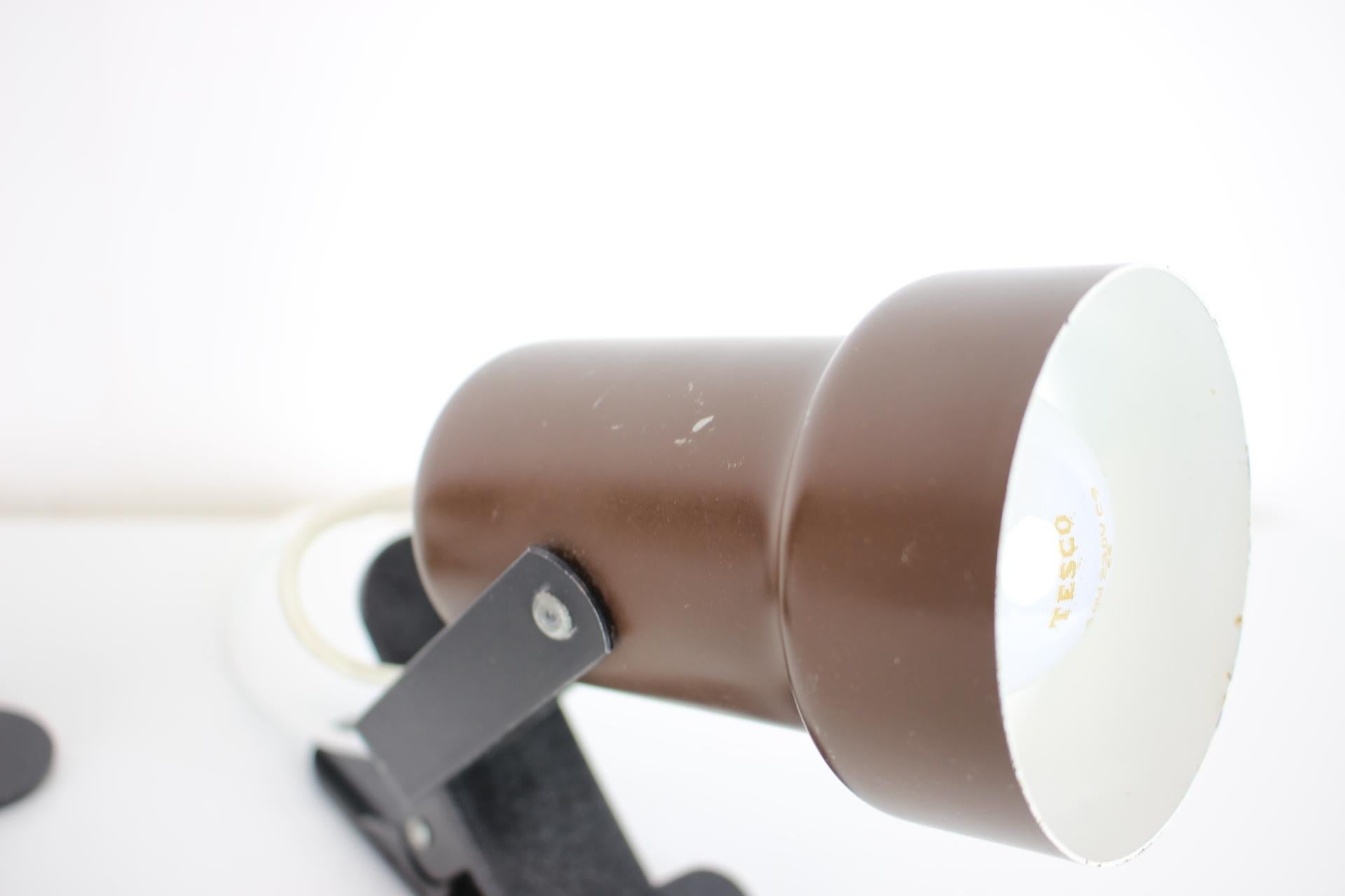 Paire de lampes de table attachables avec un clip, années 1970, Tchécoslovaquie en vente 1