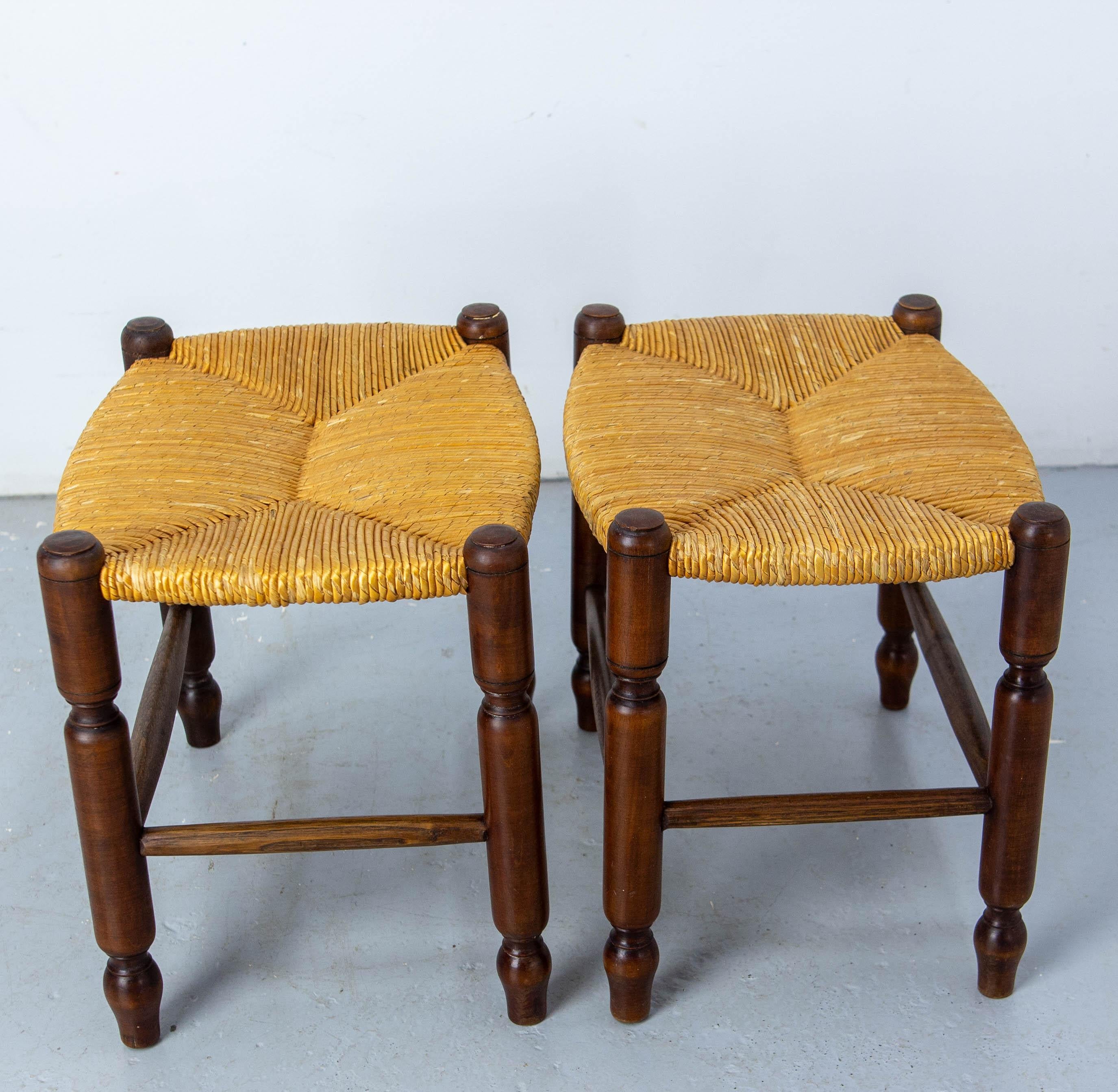 Early 20th Century Pair of Two Cherrywood & Staw Stools, circa 1920 For Sale