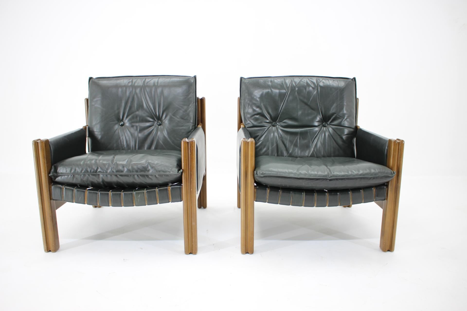 Mid-Century Modern Pair of Two Dark Green Leather Armchairs by TON / Czechoslovakia, 1970s