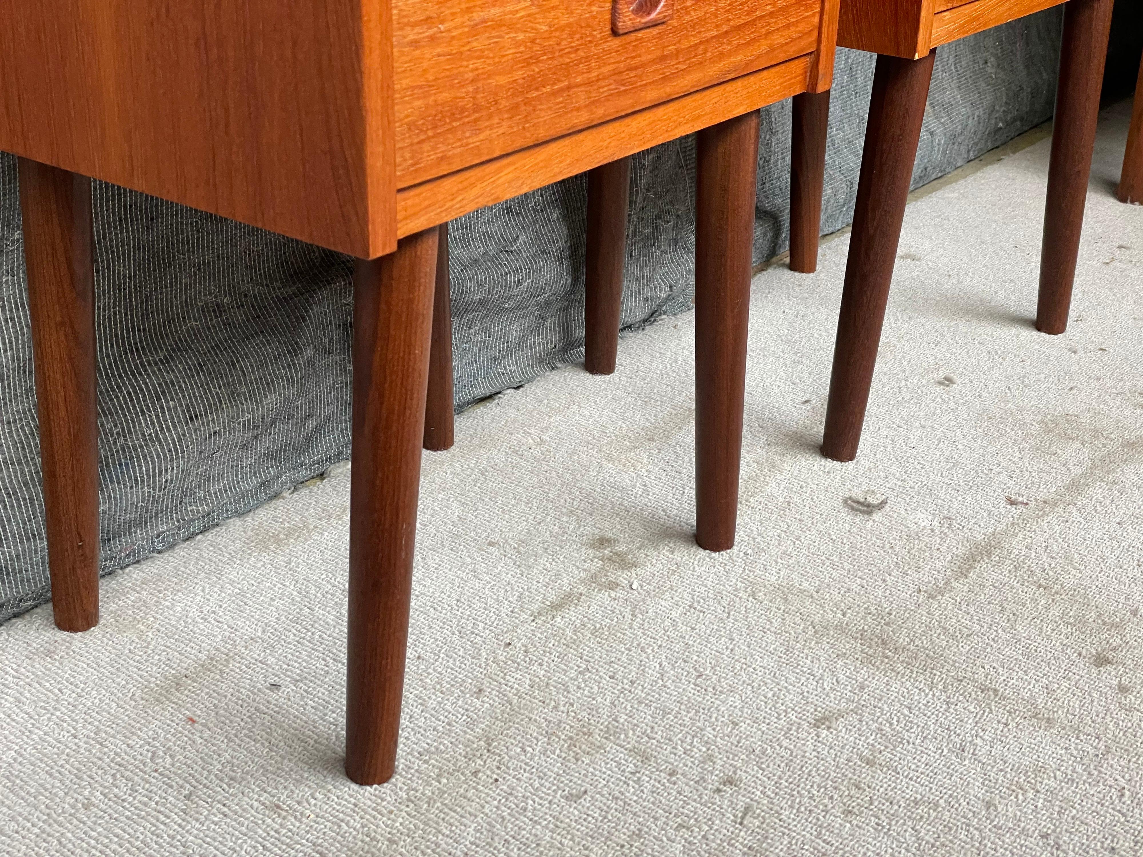 Mid-20th Century Pair of Two Drawer Teak Nightstands, 1960´S