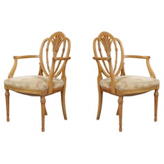 Paire de deux chaises à bras ouverts de style Hepplewhite en bois de citronnier, Angleterre, années 1880