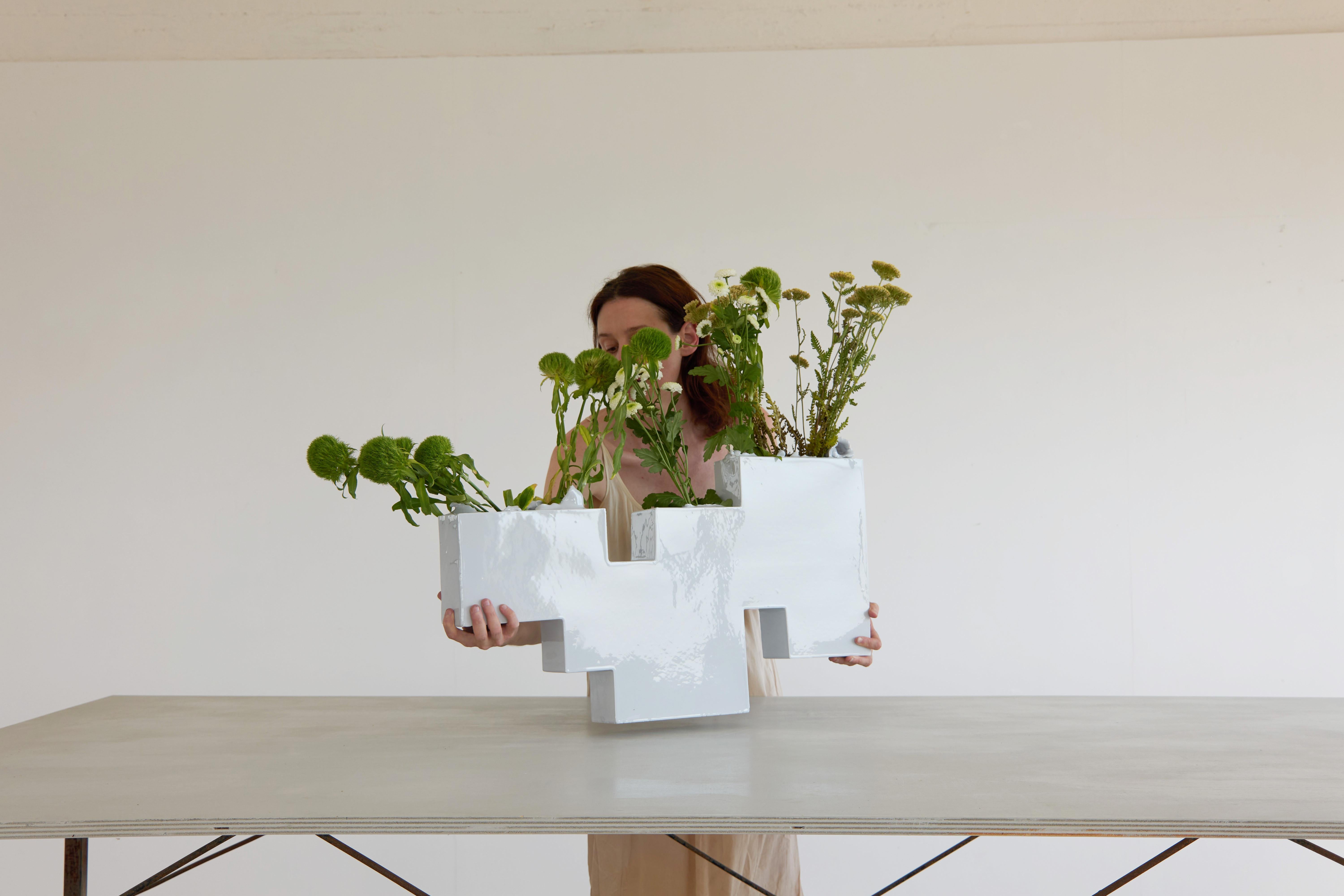 Paire de vases géométriques en céramique italienne de l'artiste Jenna Basso Pietrobon en vente 2
