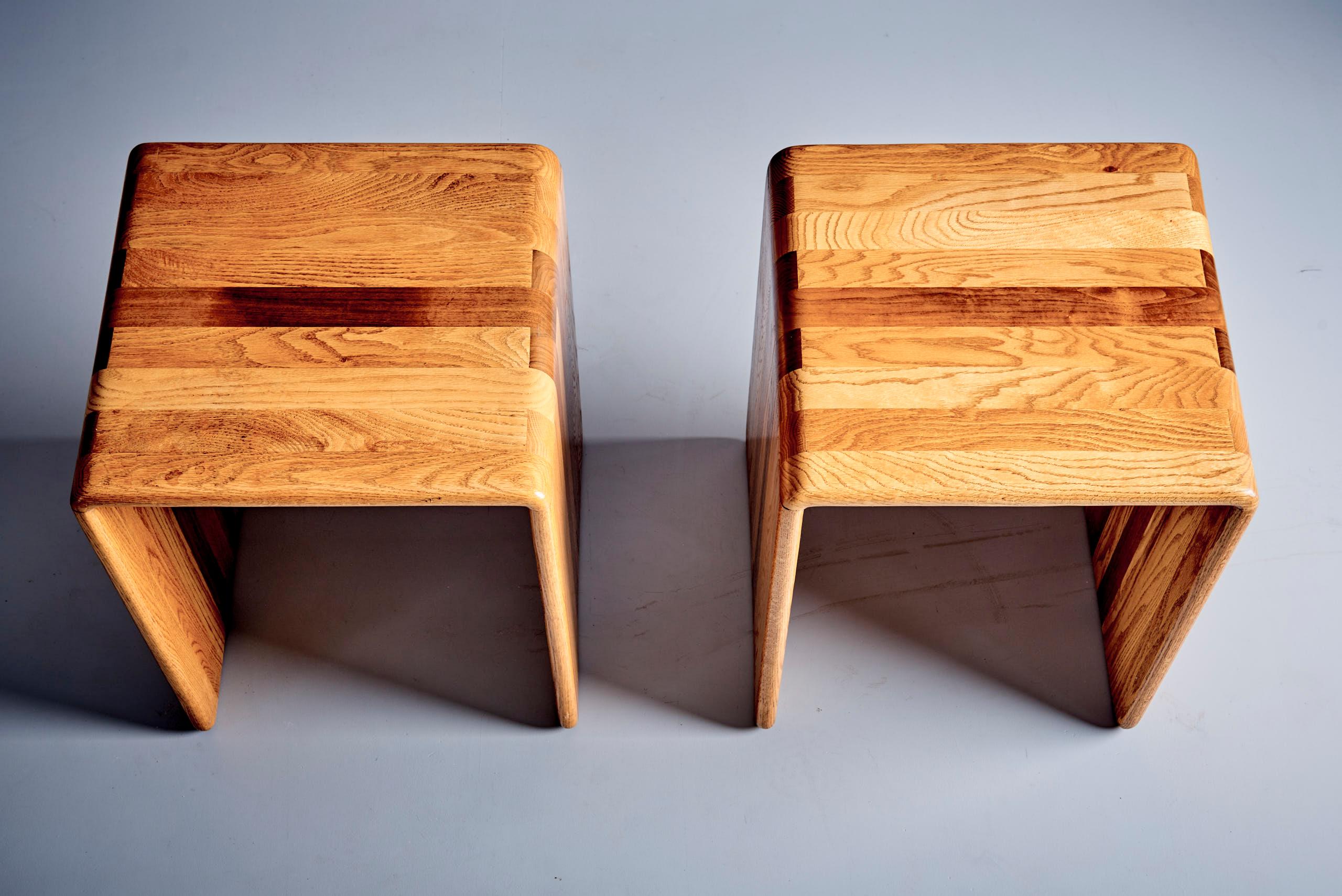 Mid-Century Modern Paire de deux tabourets en bois à ruban de James Rannefeld, États-Unis en vente