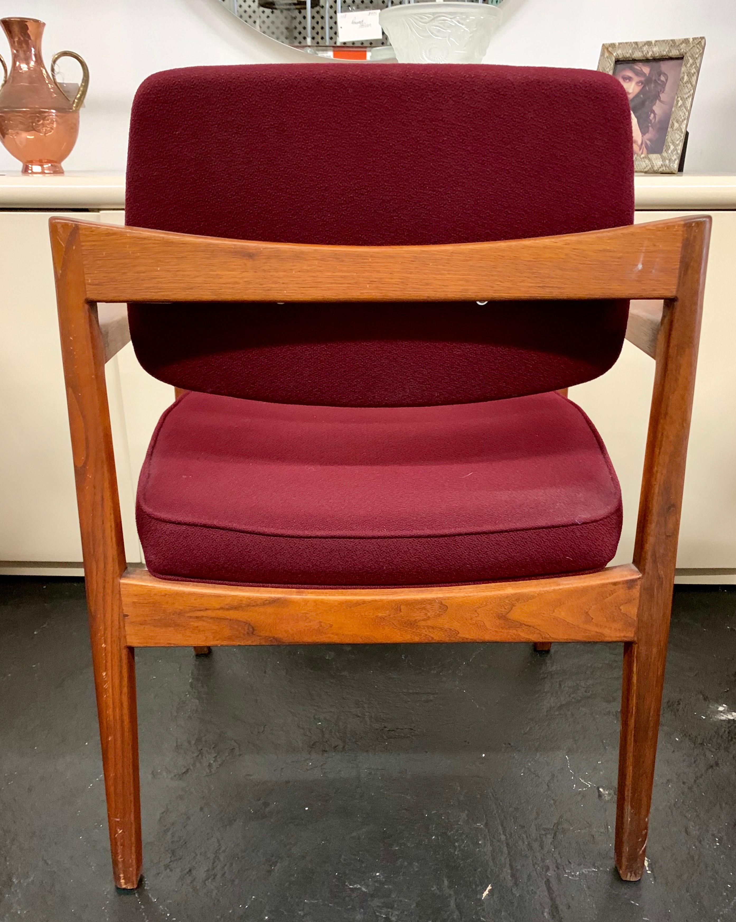 Mid-Century Modern Pair of Two Jens Risom for Avon Corporation Armchairs Chairs