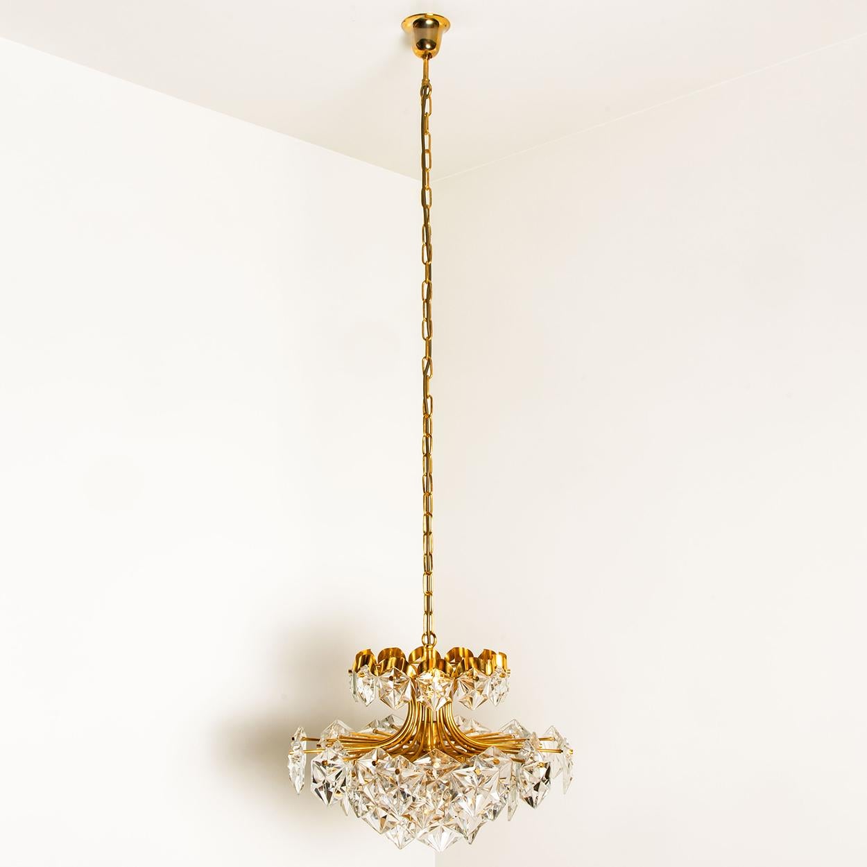 Mid-Century Modern Pair of Two Layer Faceted Crystal Chandeliers Kinkeldey, 1970 For Sale