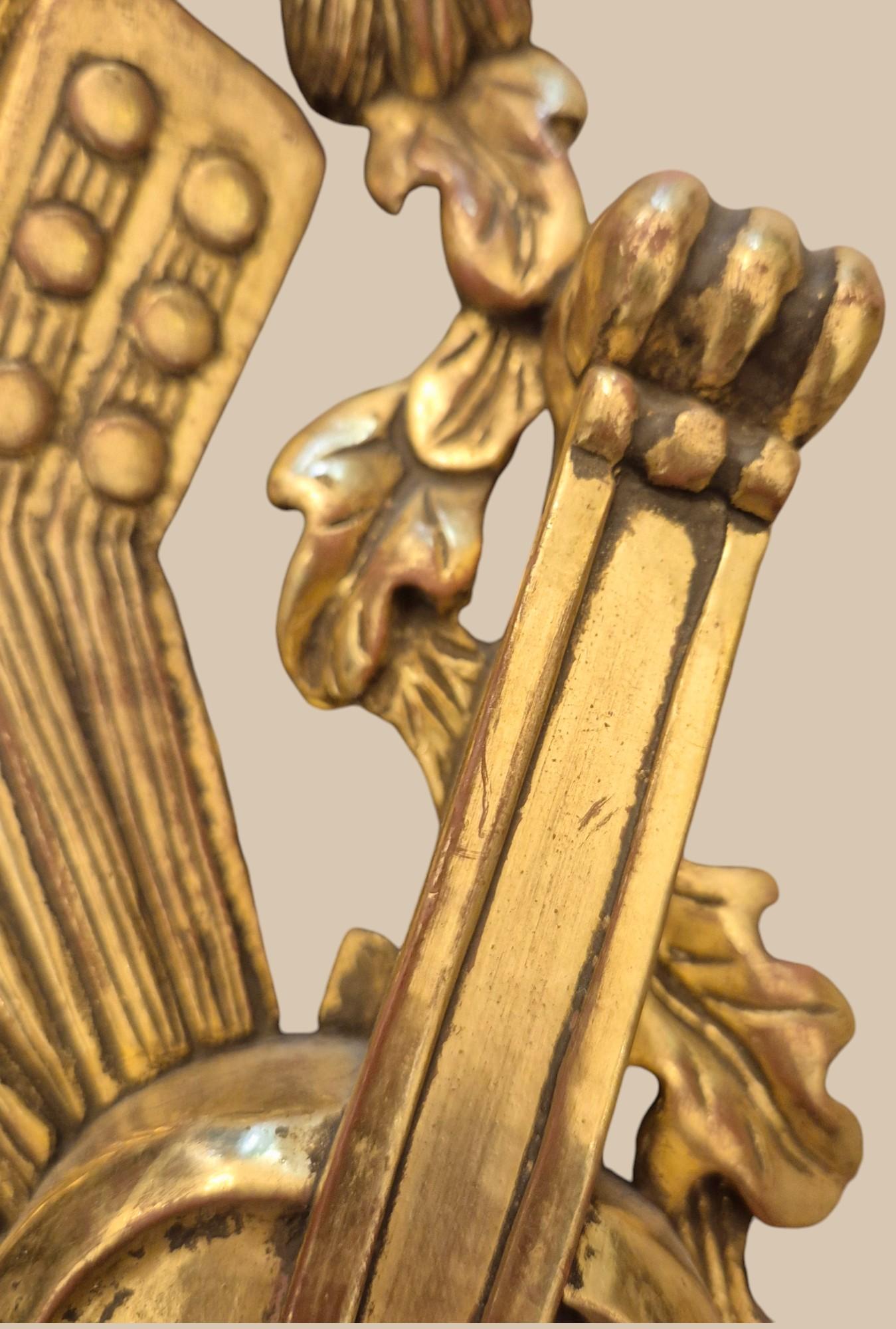 Coppia di appliques a due luci in legno dorato in stile Luigi XVI, XIX secolo in vendita 8