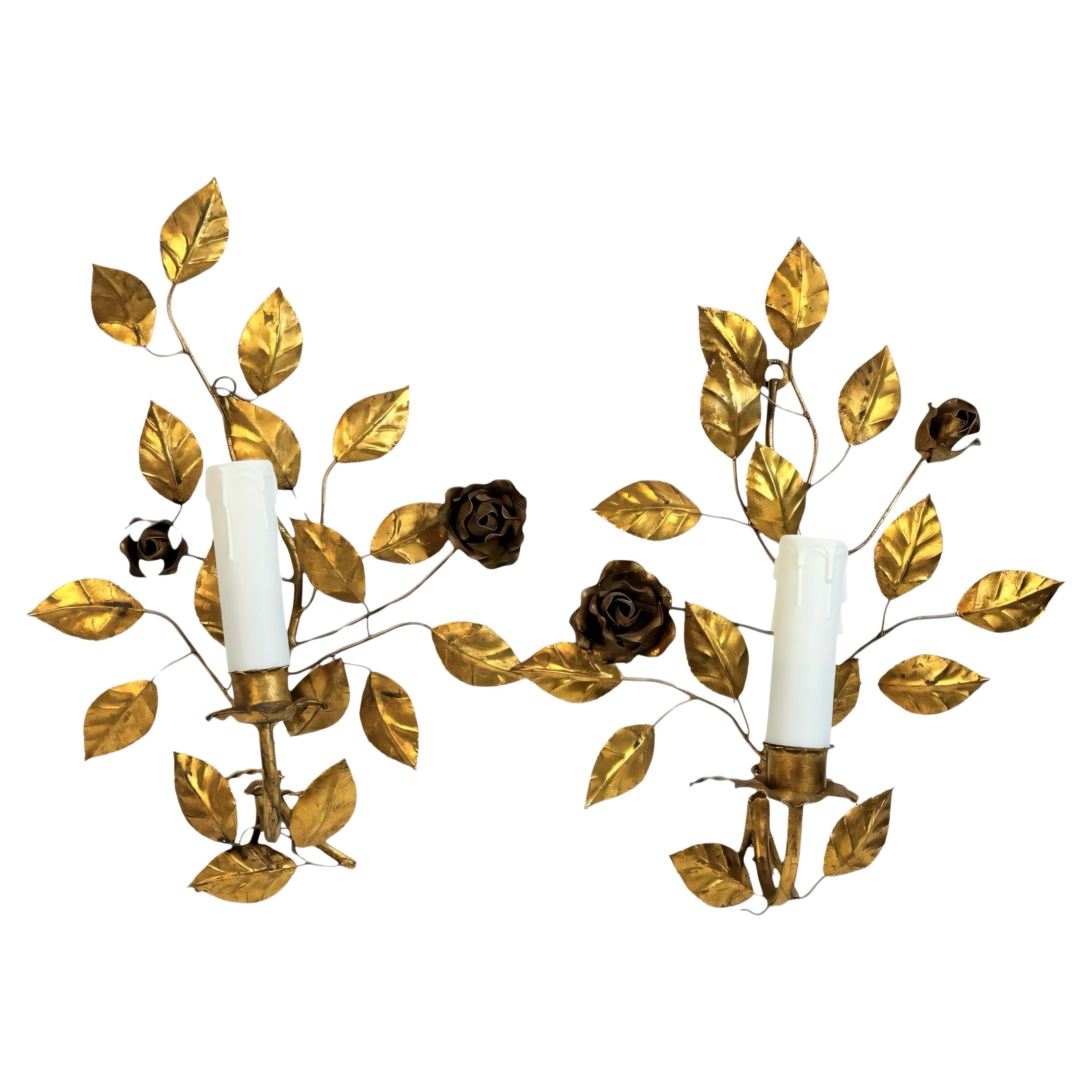 Sconcese Hollywood Regency Gilt-Tole Rose, metallo scolpito, Italia, anni '60