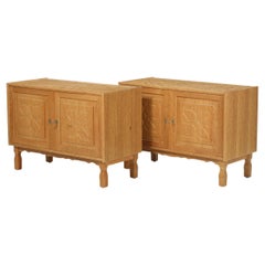 Paire de deux armoires basses en Oak blanc par Henry Kjærnulf, Danemark vers 1970