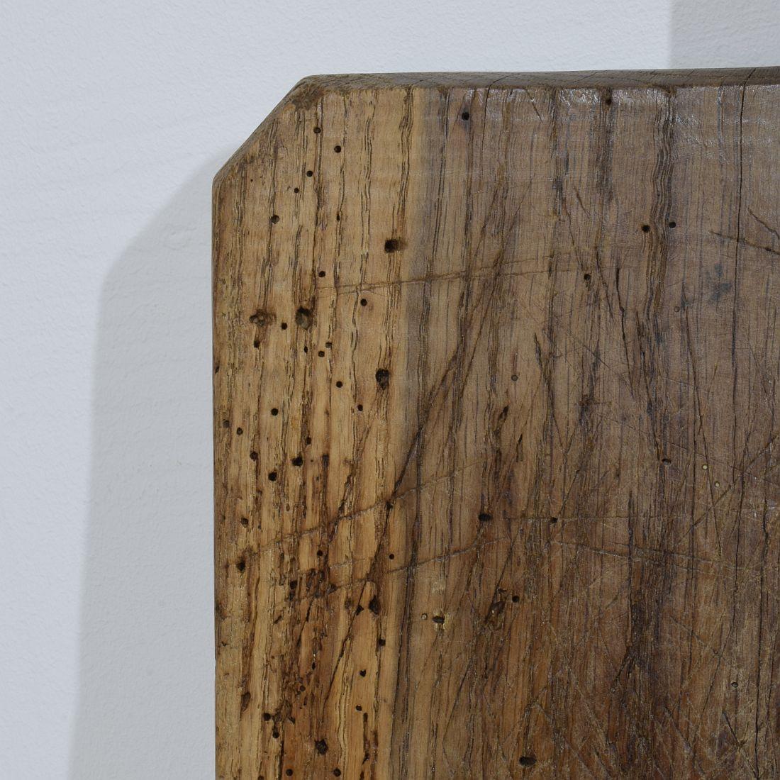 Paire de deux rares planches à découper en bois françaises du 19e siècle en vente 2