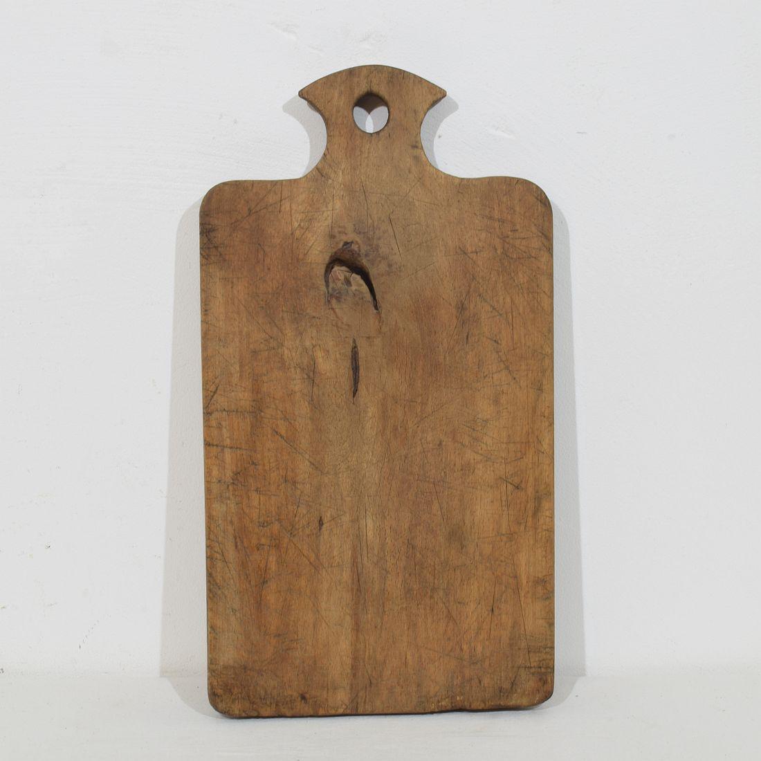 Paire de deux rares planches à découper en bois françaises du 19e siècle en vente 5