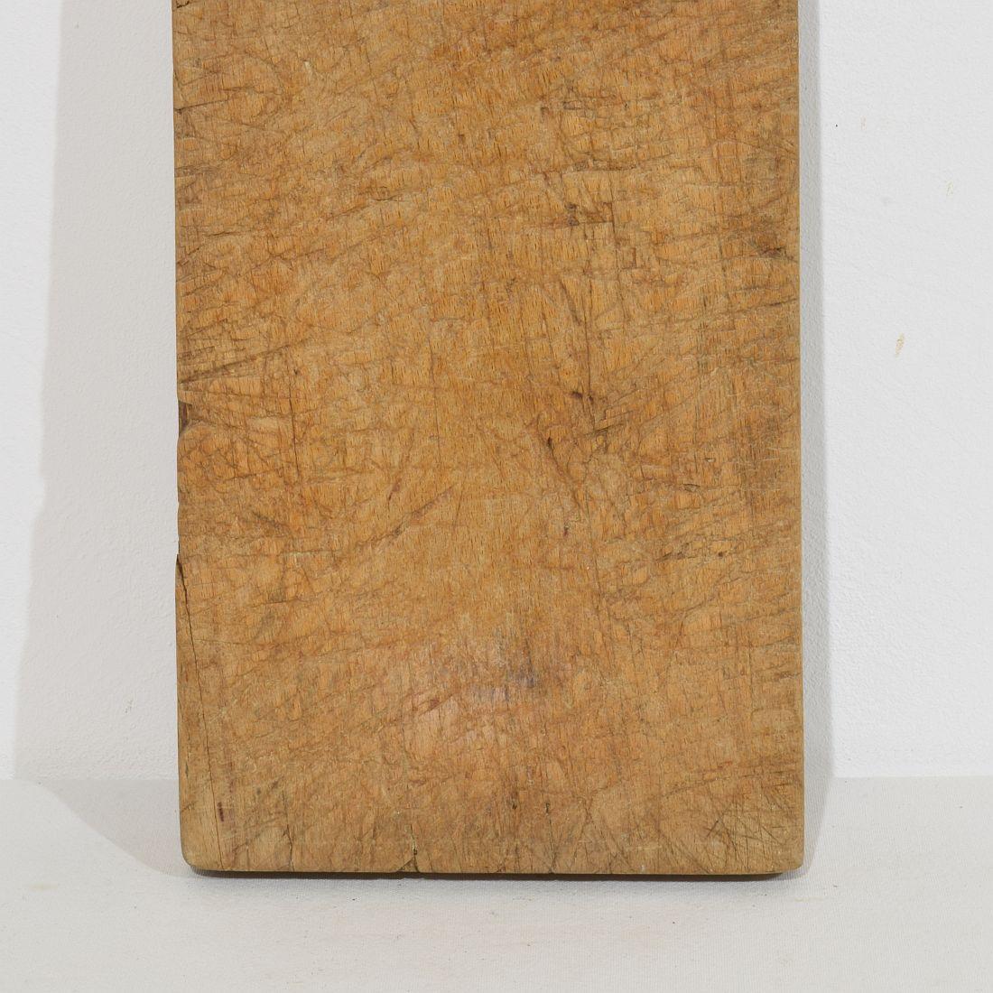Zwei seltene französische Schneidebretter aus Holz aus dem 19. im Angebot 9