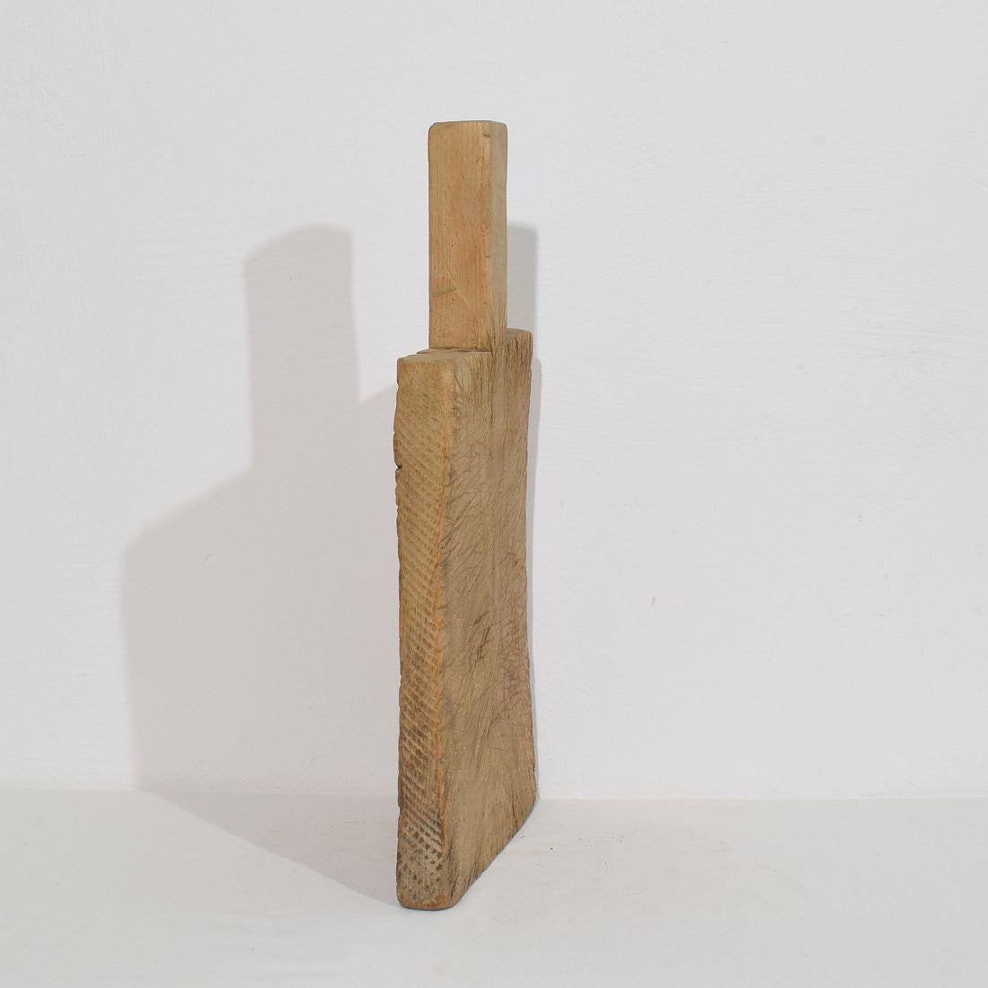 Zwei seltene französische Schneidebretter aus Holz aus dem 19. (Französische Provence) im Angebot