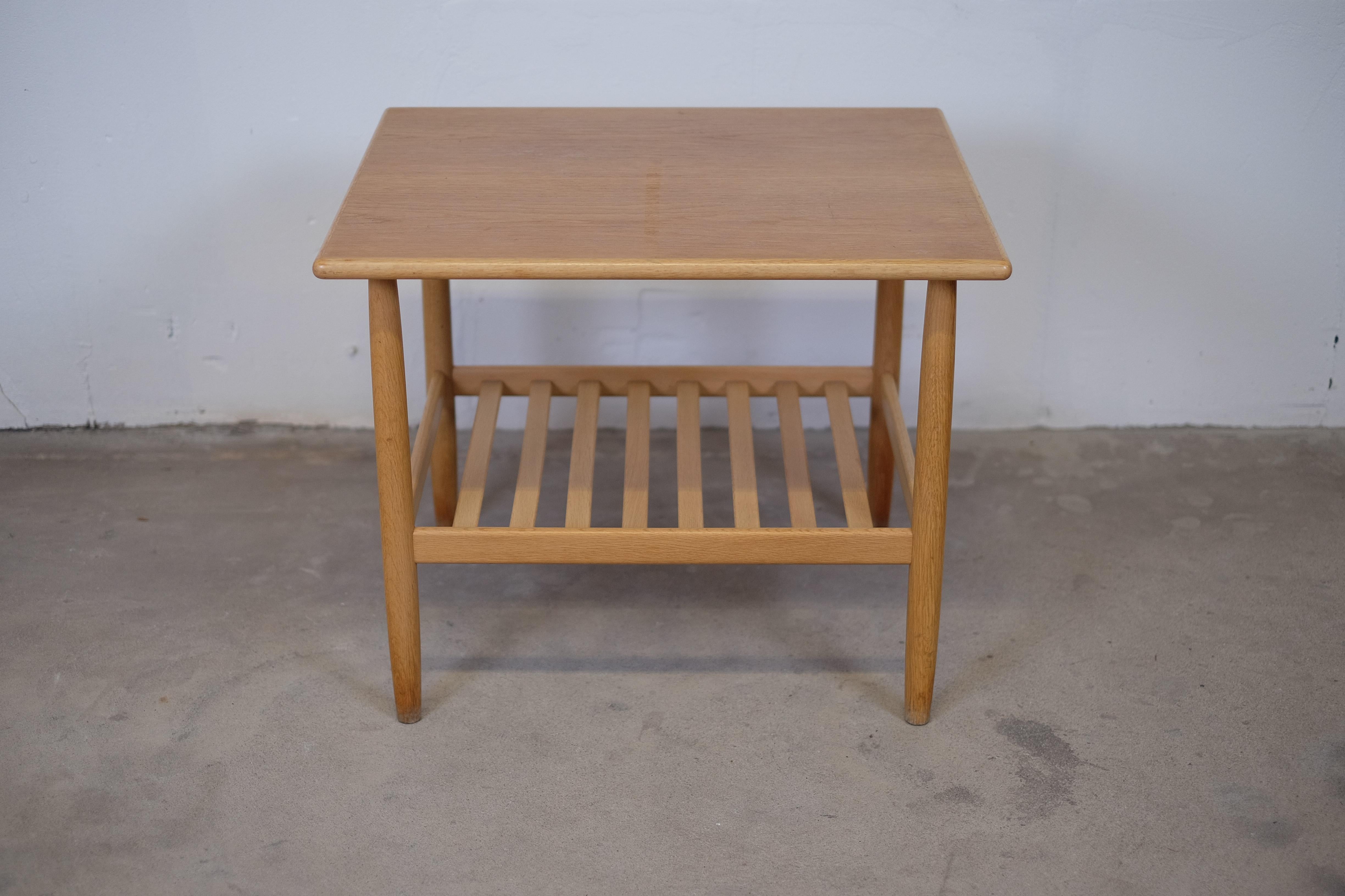 Danish Pair of Two Side Tables in Oak by Ejvind A. Johansson for FDB