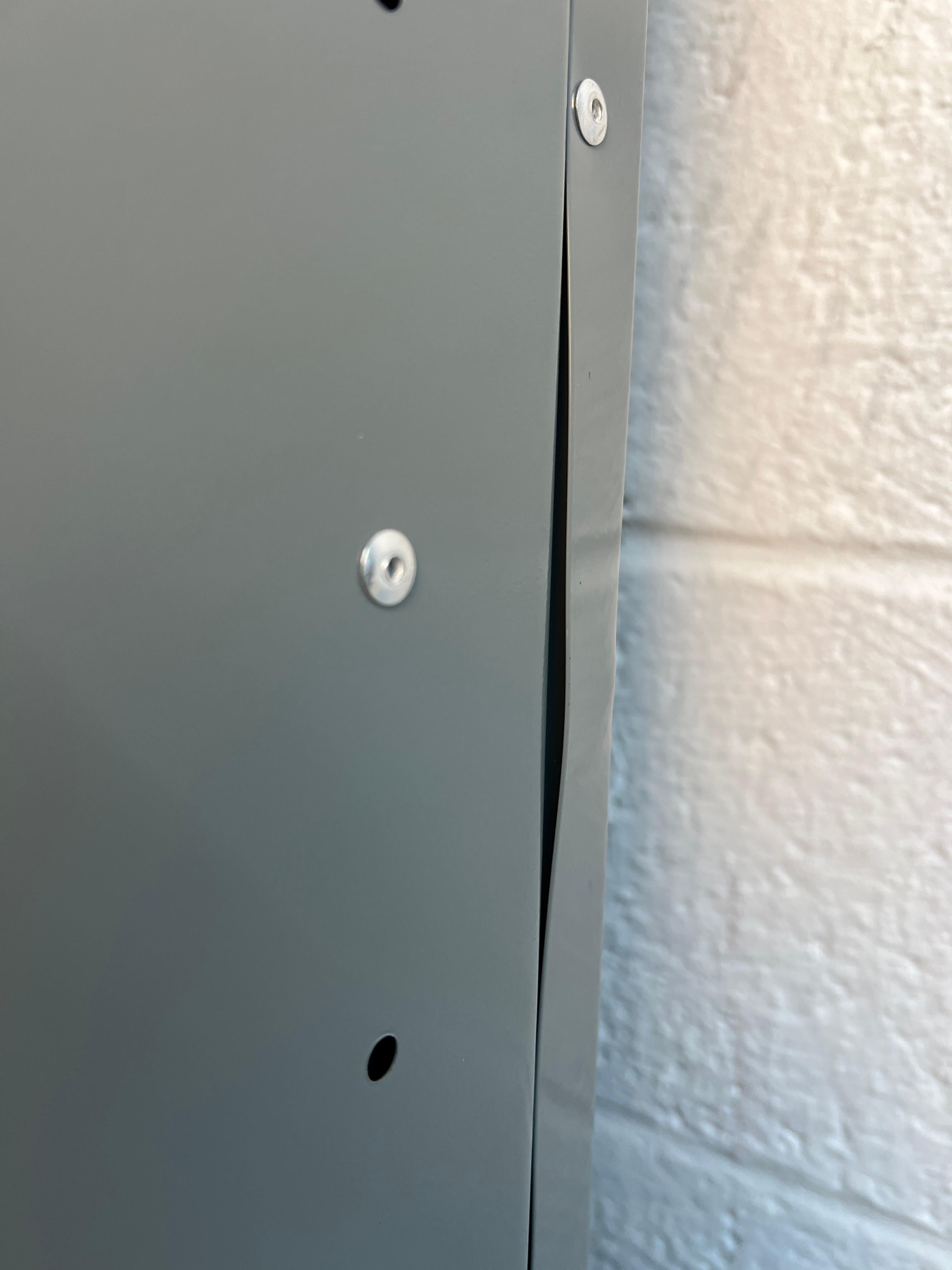 Paire de deux grands casiers industriels en vente 9