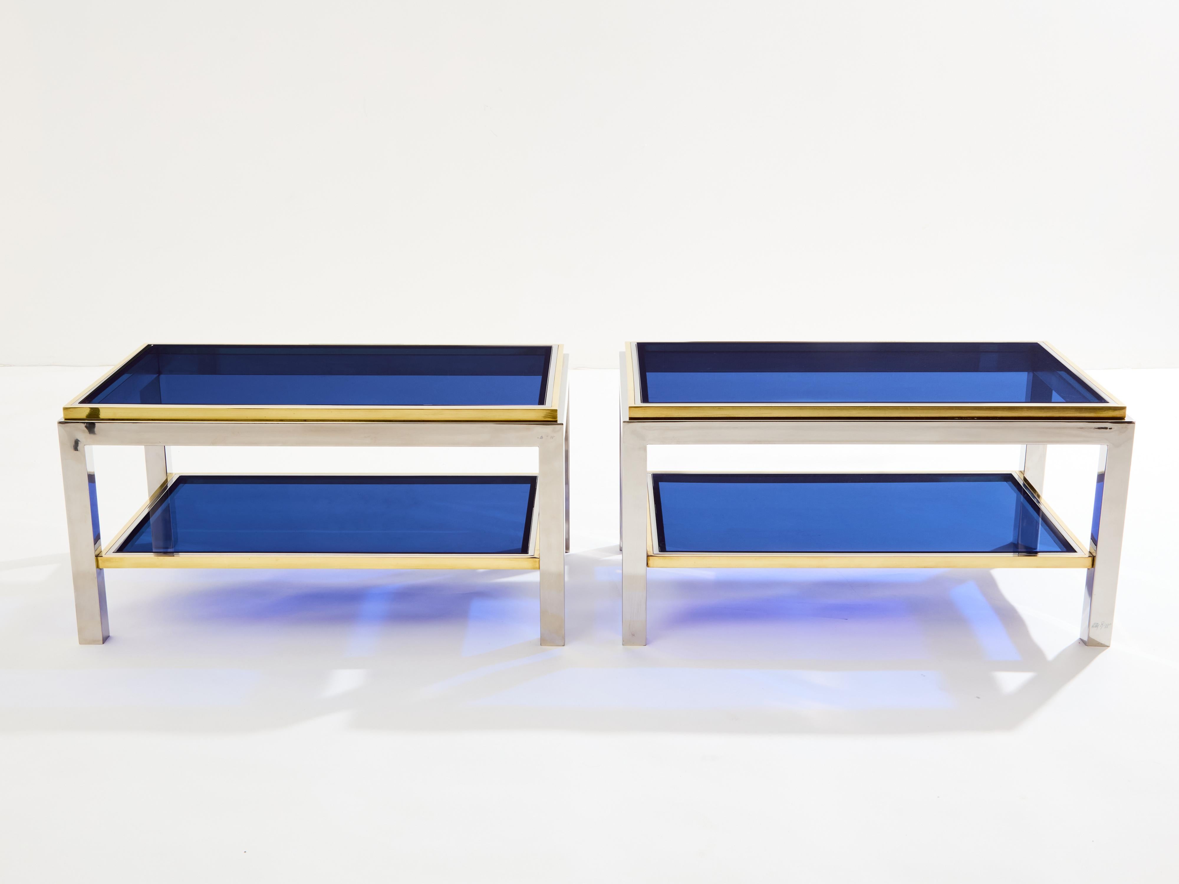 Cette superbe paire de tables d'appoint à deux niveaux est assurée d'être le centre d'attention lorsque vous recevez des invités dans votre salon. Reprenant le look glamour italien des années 1970 des autres designs classiques de Willy Rizzo, ce