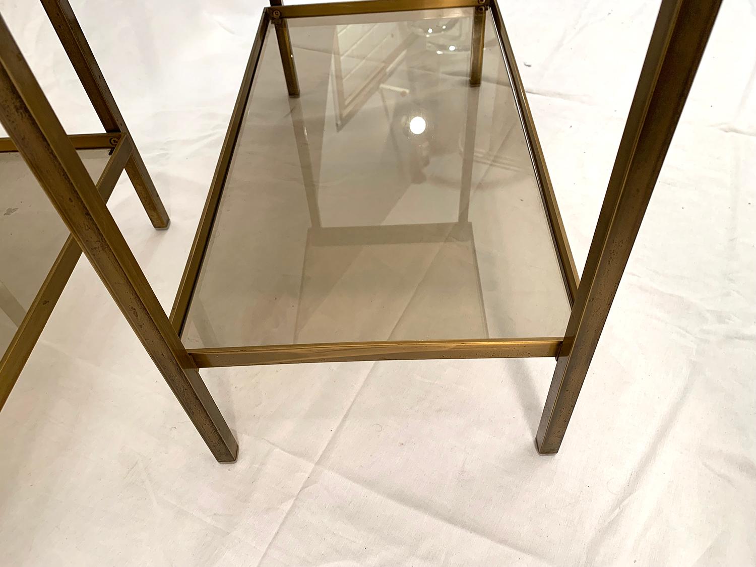 Late 20th Century Pair of Two-Tier Rectangular Brass and Smoked Glass End Tables For Sale