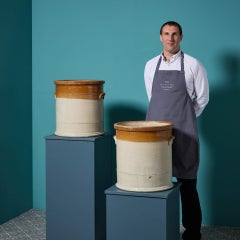 Pareja de Maceteros de Gres Antiguo Esmaltado en Dos Tonos