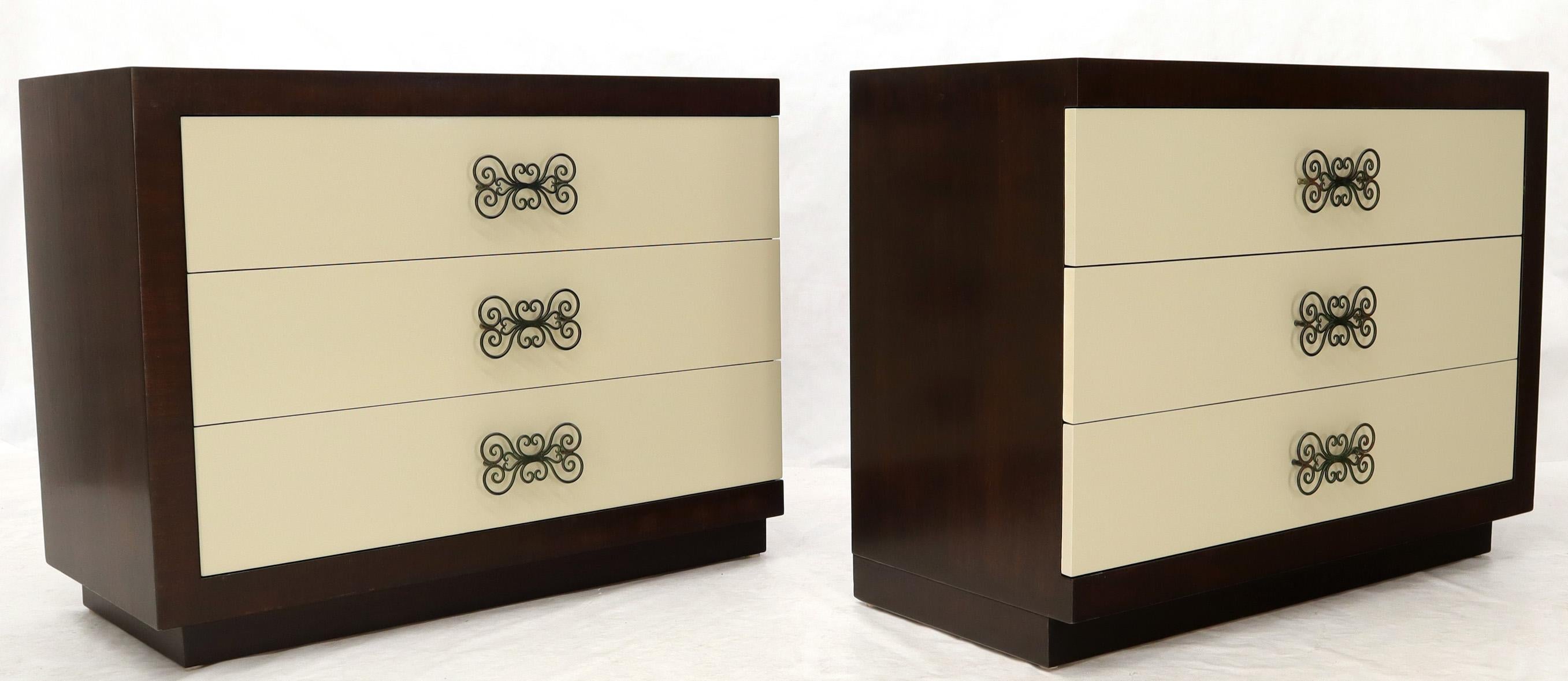 Lacquered Pair of Two-Tone Mid-Century Modern Art Deco Bachelor Chests Dressers  For Sale