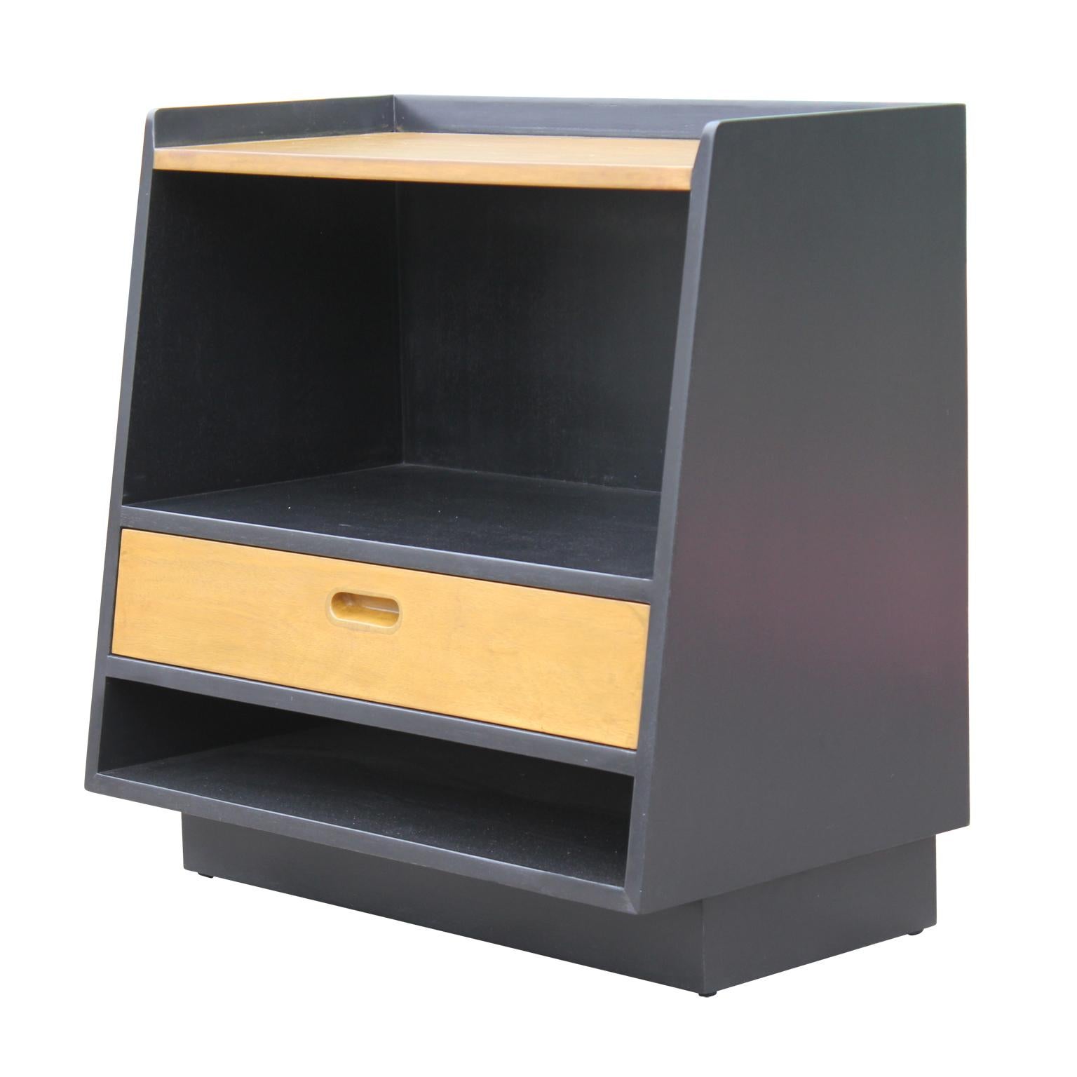 American Pair of Two-Toned Modern Angular Nightstands by Edward Wormley for Dunbar