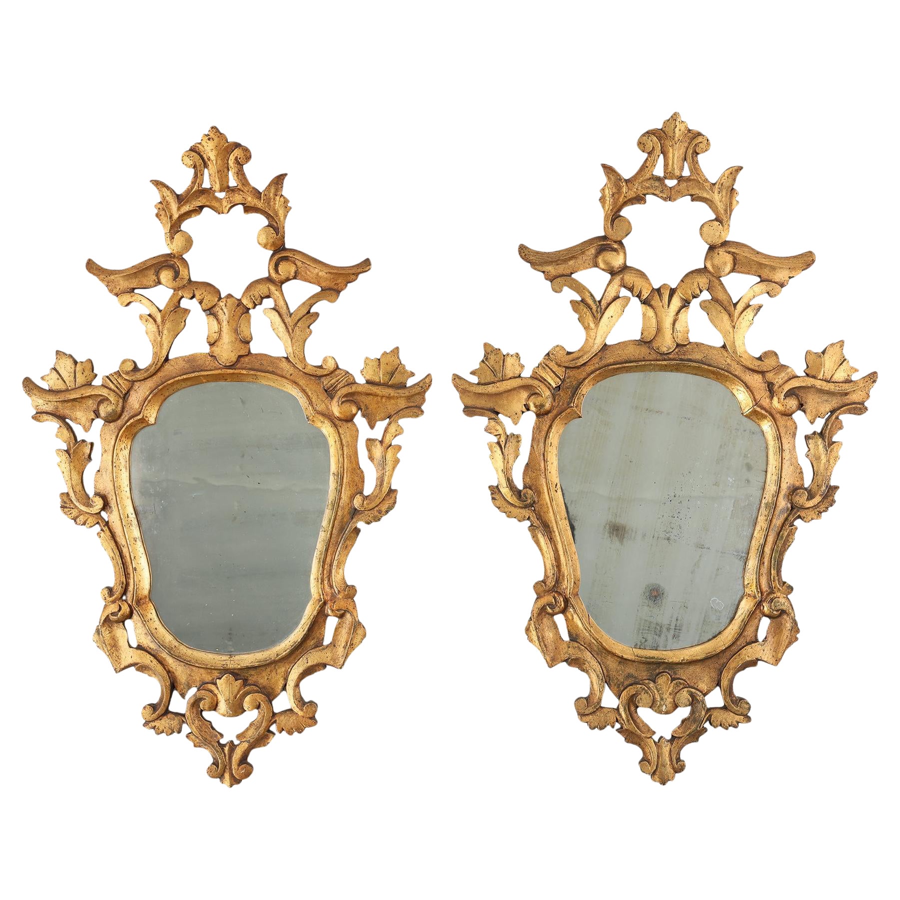 Paire de miroirs vénitiens rococo en bois doré, vers 1850, Italie