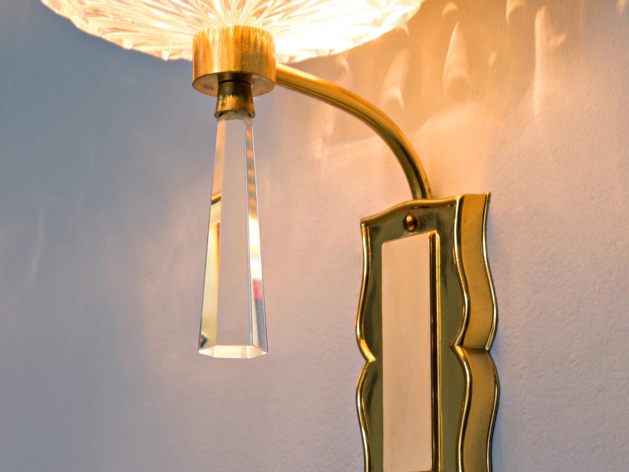 Pair of Two Wall Lights in Brass and Structured Glass In Good Condition In Waalwijk, NL