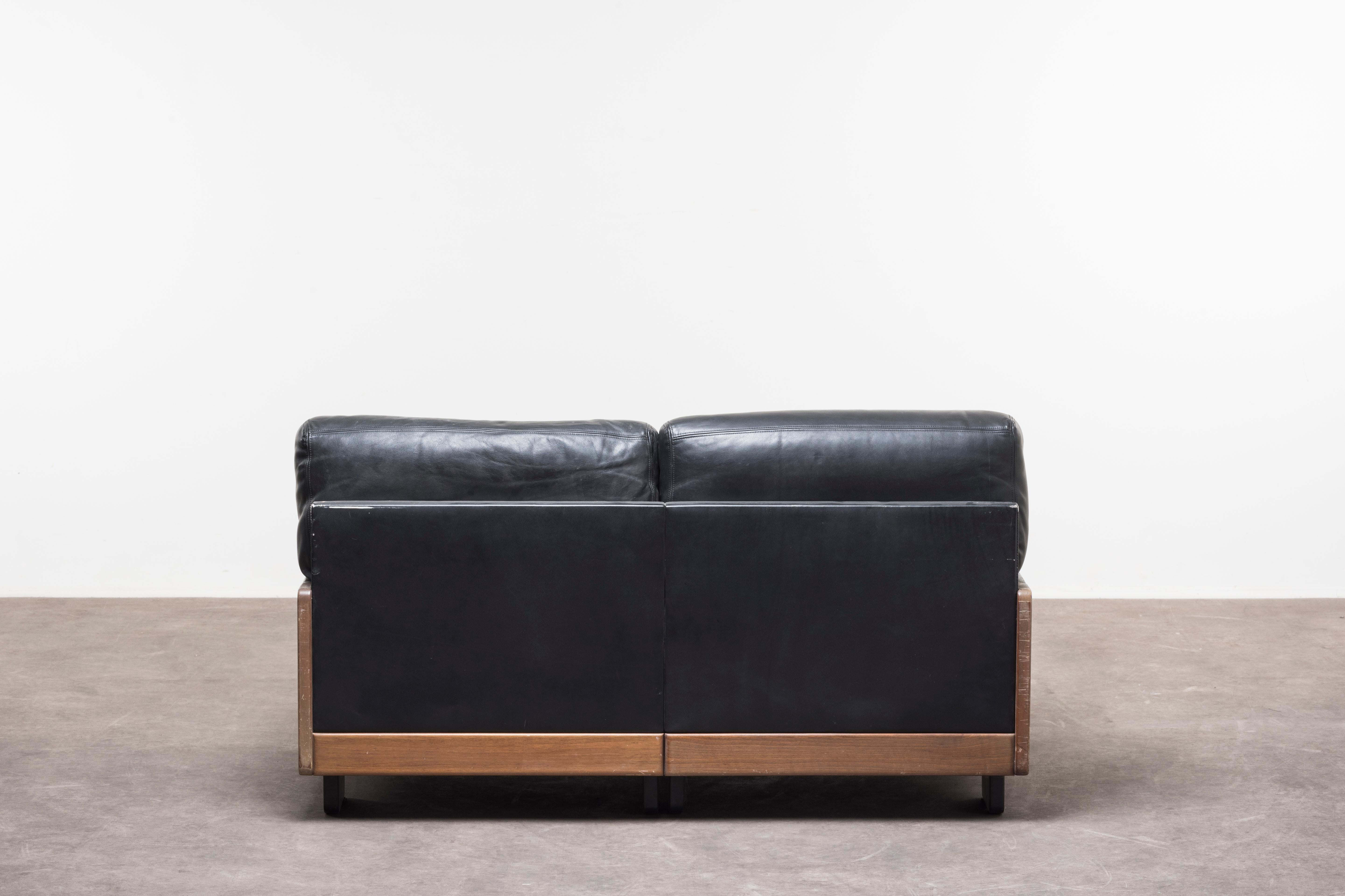 Mid-20th Century Pair of Two‐Seat Sofas Mod. 920 by Afra & Tobia Scarpa