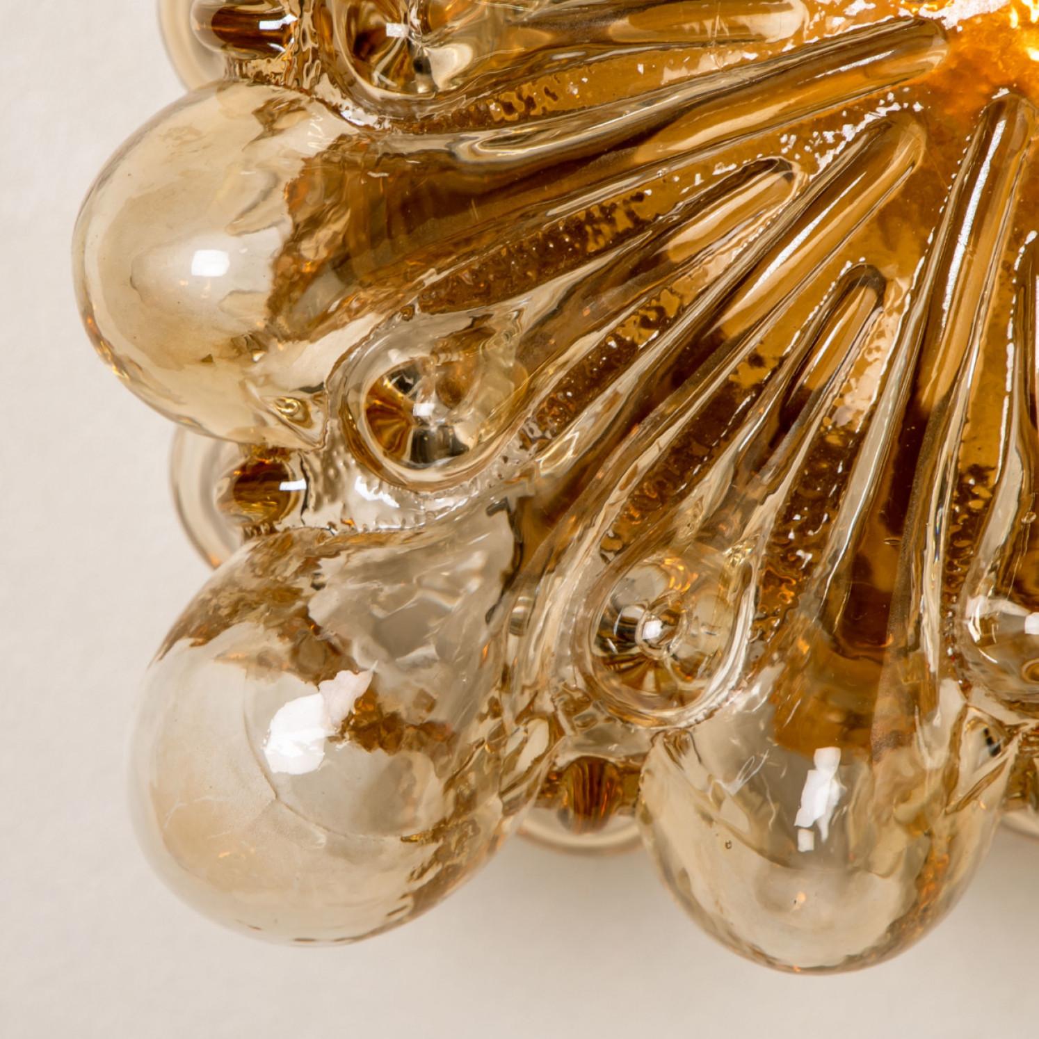 Pareja de apliques/plafones de pared Tynell Square Amber Bubble, años 60 mediados del siglo XX en venta