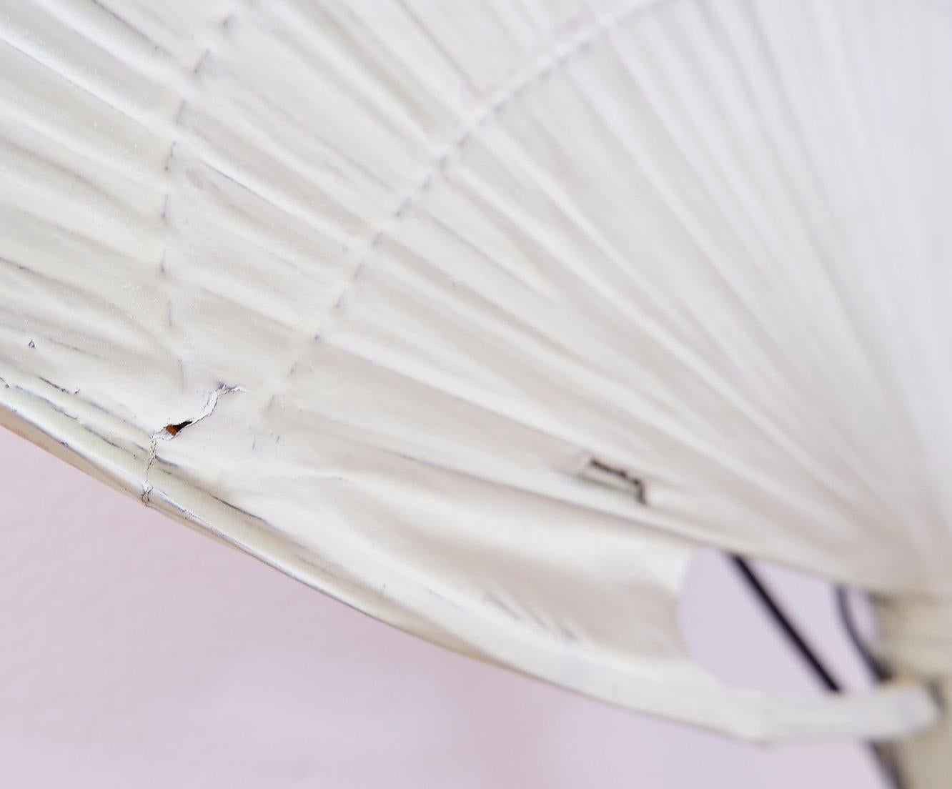 Mid-Century moderno Coppia di lampade da parete Uchiwa III di Ingo Maurer per M Design, anni '70 in vendita