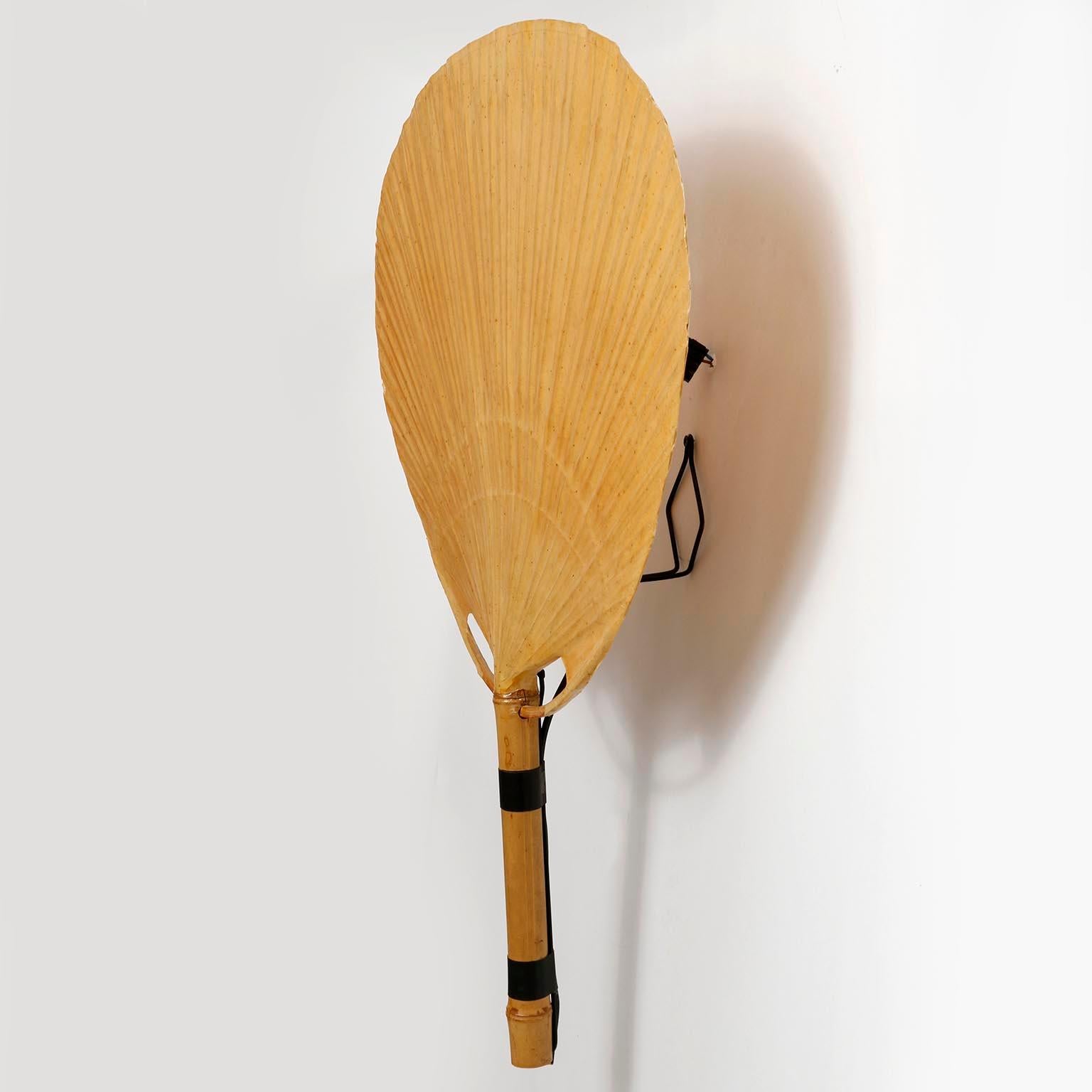 Coppia di lampade a parete a forma di Uchiwa, Ingo Maurer, Carta di bambù, anni '70 In condizioni buone a Hausmannstätten, AT