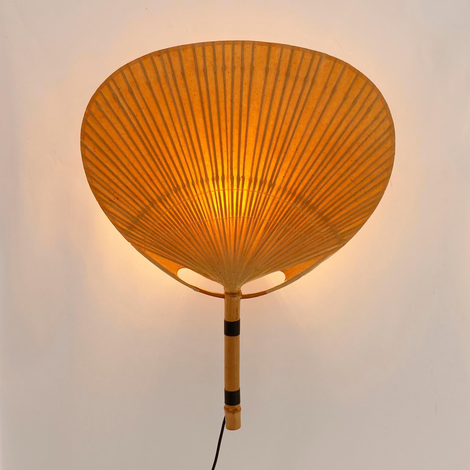 Bambù Coppia di lampade a parete a forma di Uchiwa, Ingo Maurer, Carta di bambù, anni '70