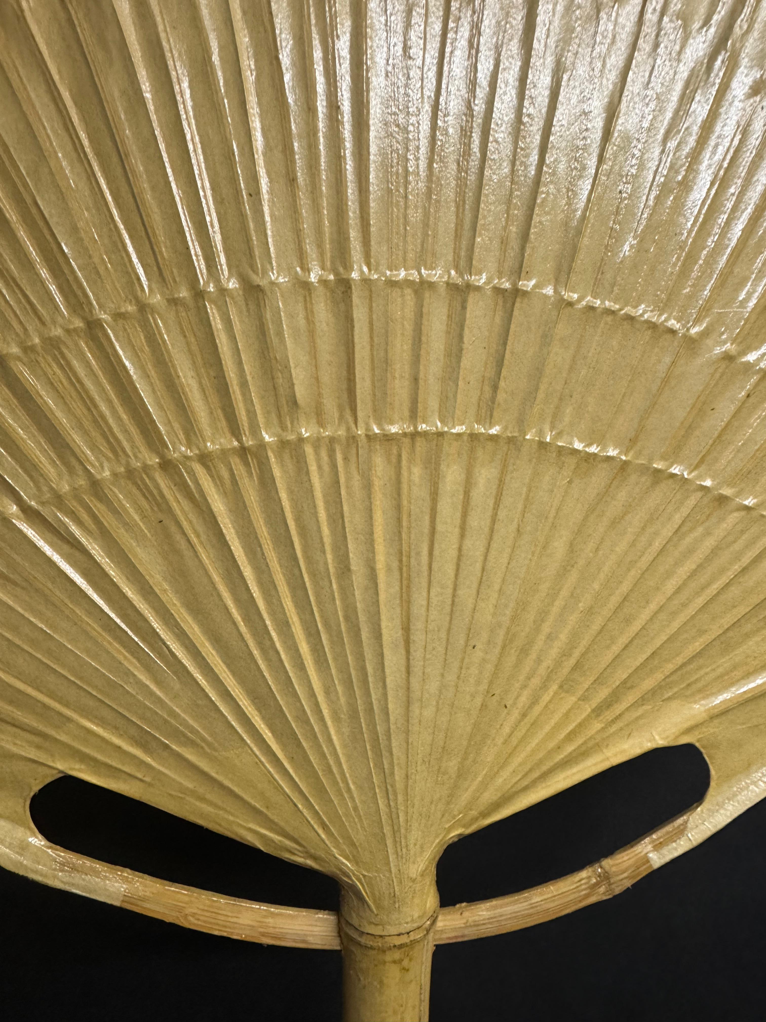 Pareja de apliques Uchiwa  III de Ingo Maurer para Deisgn M, Alemania, década de 1970 en Excelente estado para la venta en Warsaw, PL