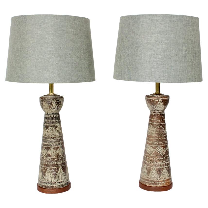Pair of Ugo Zaccagnini Incised Tribal Table Lamps in Brown & Cream, 1950s For Sale
