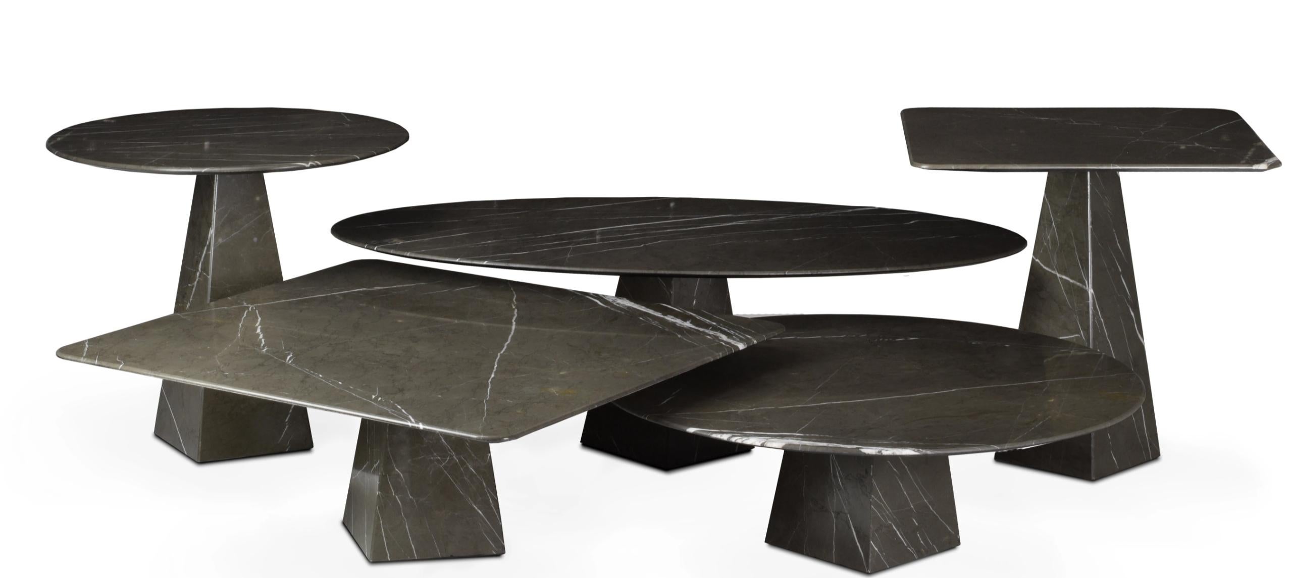 XXIe siècle et contemporain Paire de tables d'appoint rondes en marbre graphite ultra-fin en vente