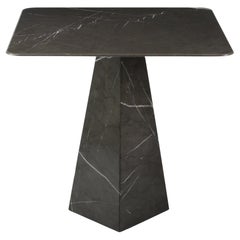 Paire de tables d'appoint carrées en marbre graphite ultra-fin
