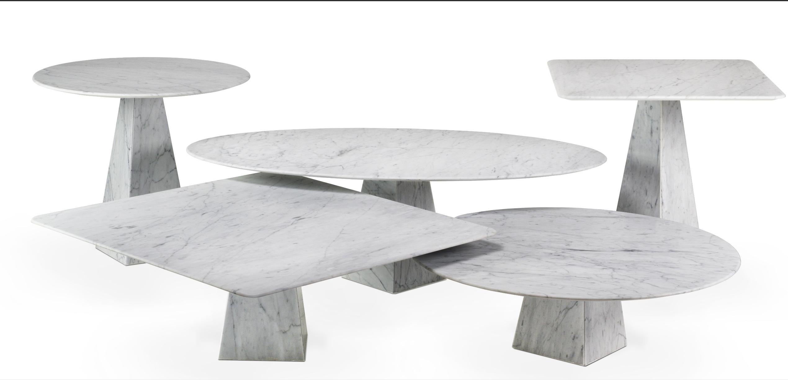XXIe siècle et contemporain Paire de tables d'appoint rondes en marbre de Carrare blanc ultrafin en vente