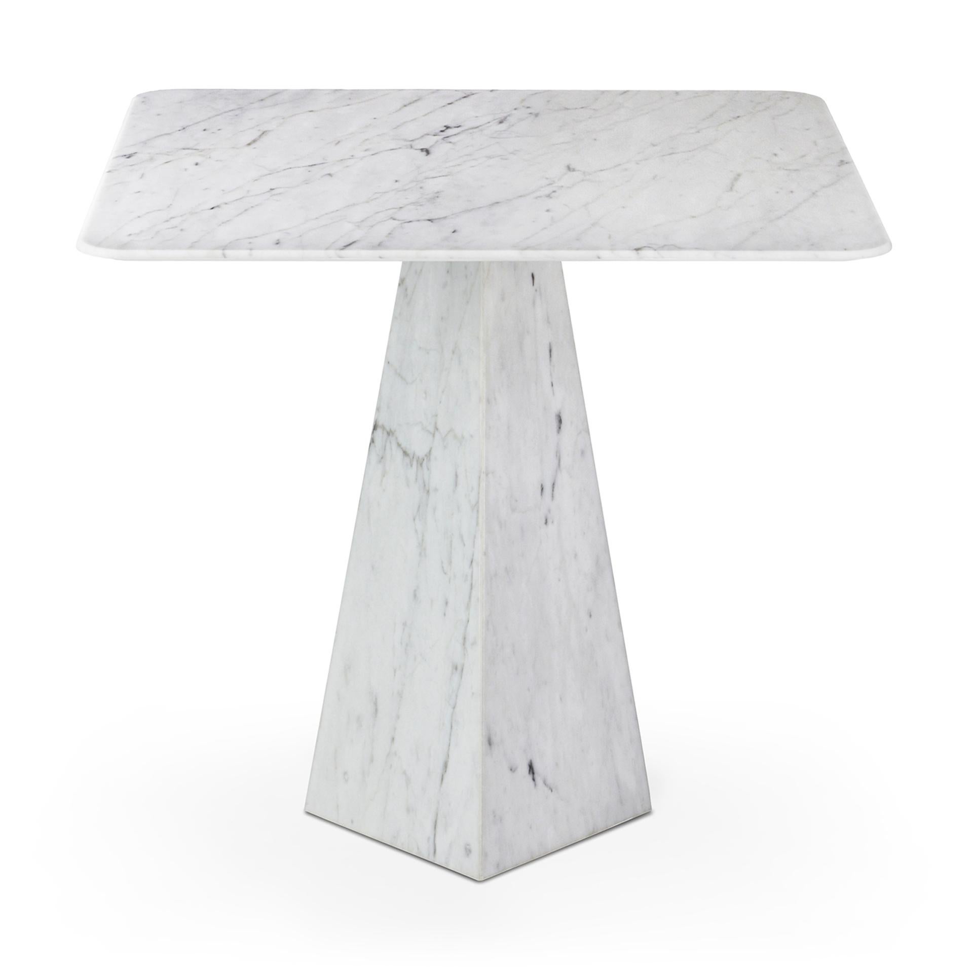 Hand-Crafted Pair of Ultra Thin White Carrara Marble Square Sidetables For Sale