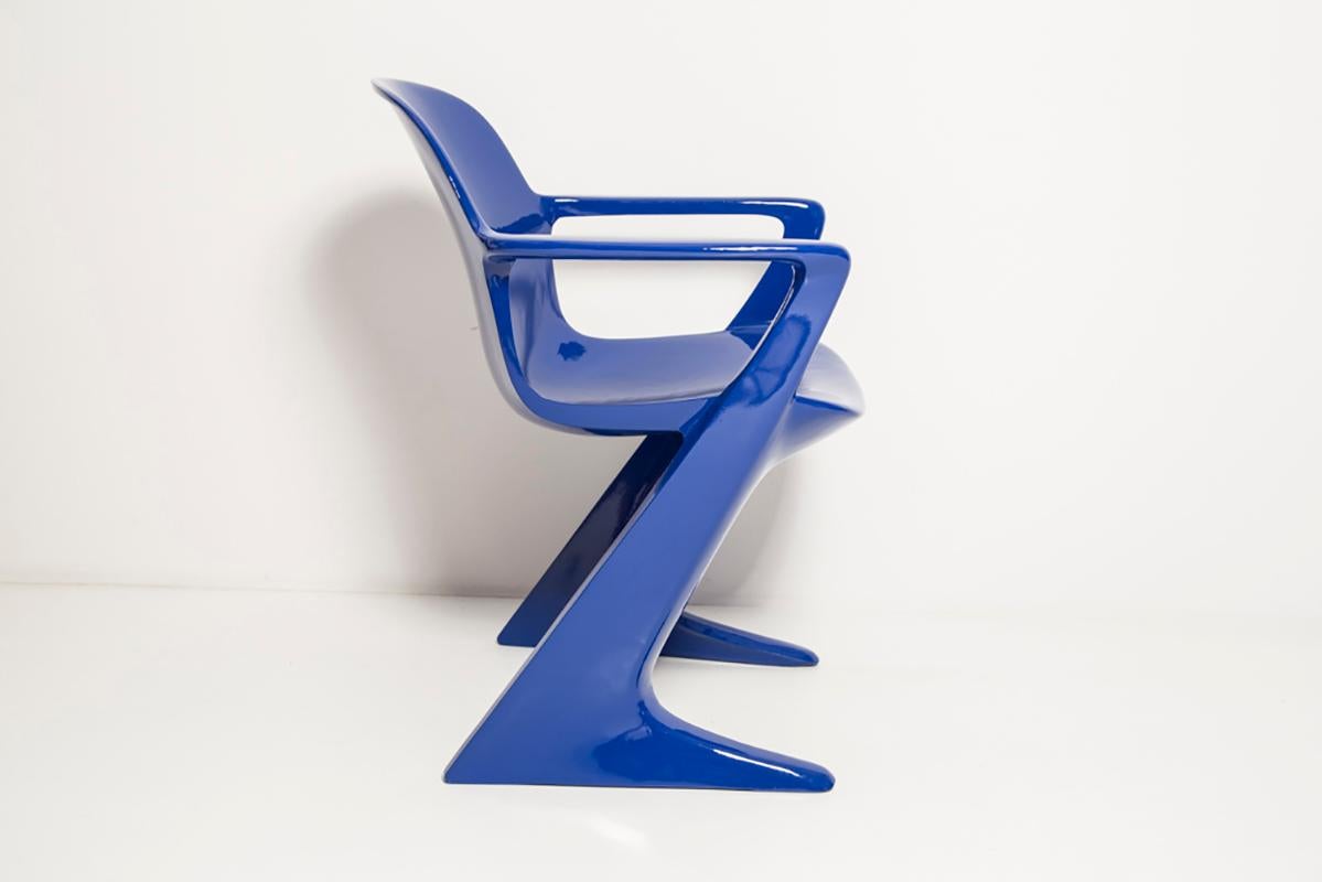Mid-Century Modern Pair of Ultramarine Blue Kangaroo Chairs Designed by Ernst Moeckl, Germany, 1968 For Sale