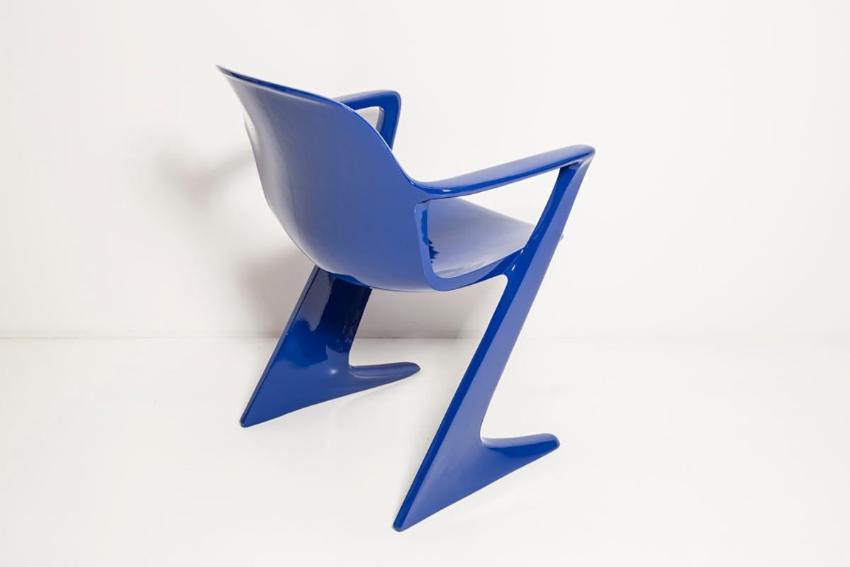 Lacquered Pair of Ultramarine Blue Kangaroo Chairs Designed by Ernst Moeckl, Germany, 1968 For Sale