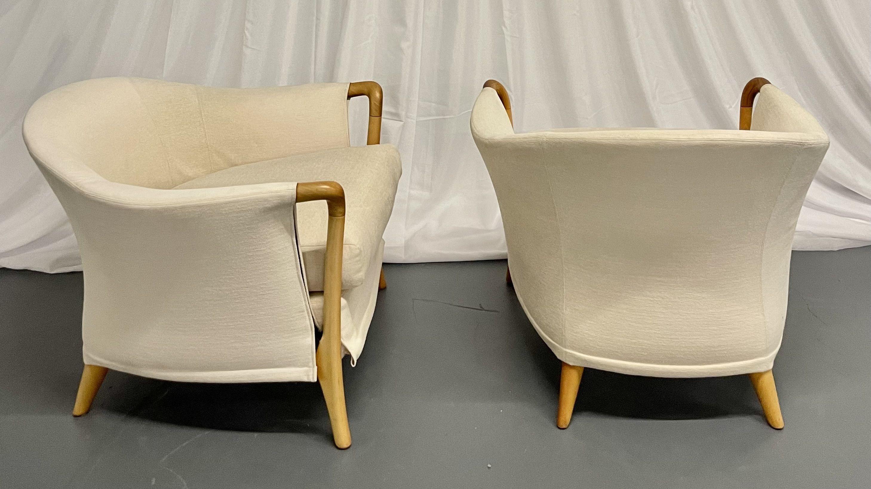 Pair of Umberto Asnago for Giorgetti Lounge Chairs, Arm Chairs, Bergeres, Italy In Good Condition In Stamford, CT