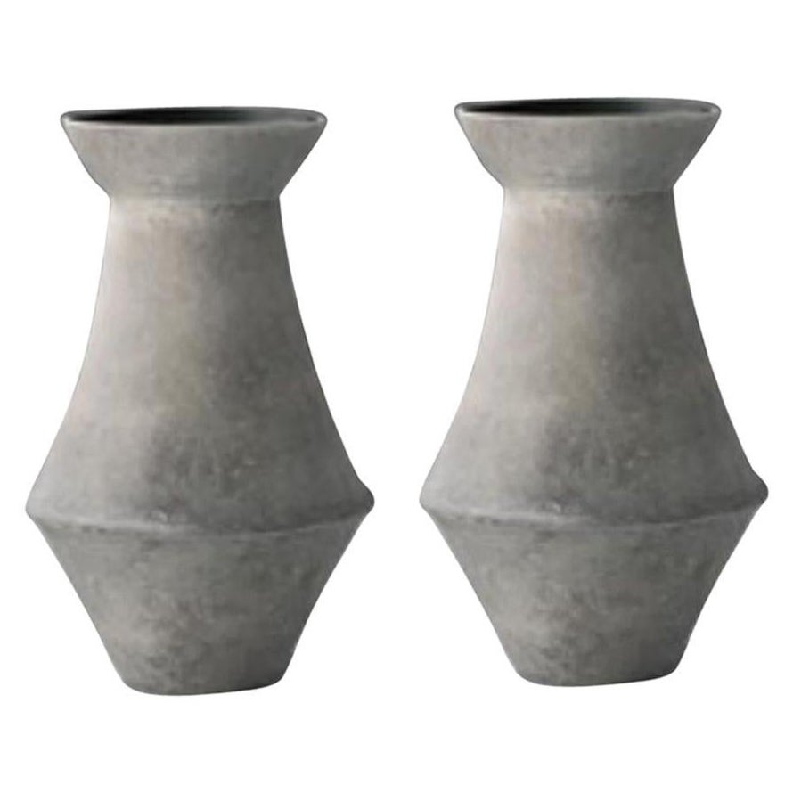 Ein Paar Unda-Vasen von Imperfettolab