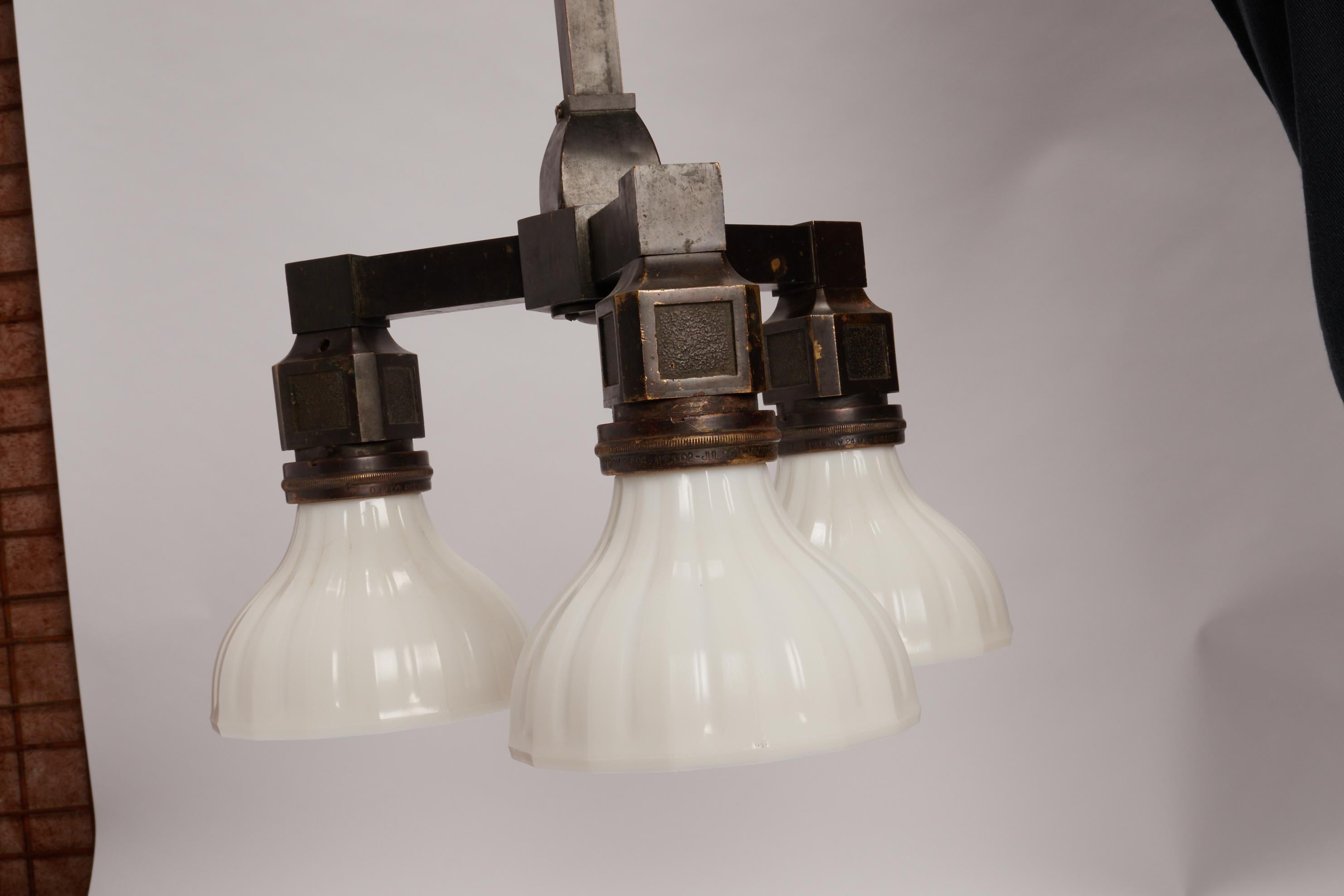 Americano Coppia di lampade oscillanti da arredamento sotterraneo, USA, 1910 in vendita